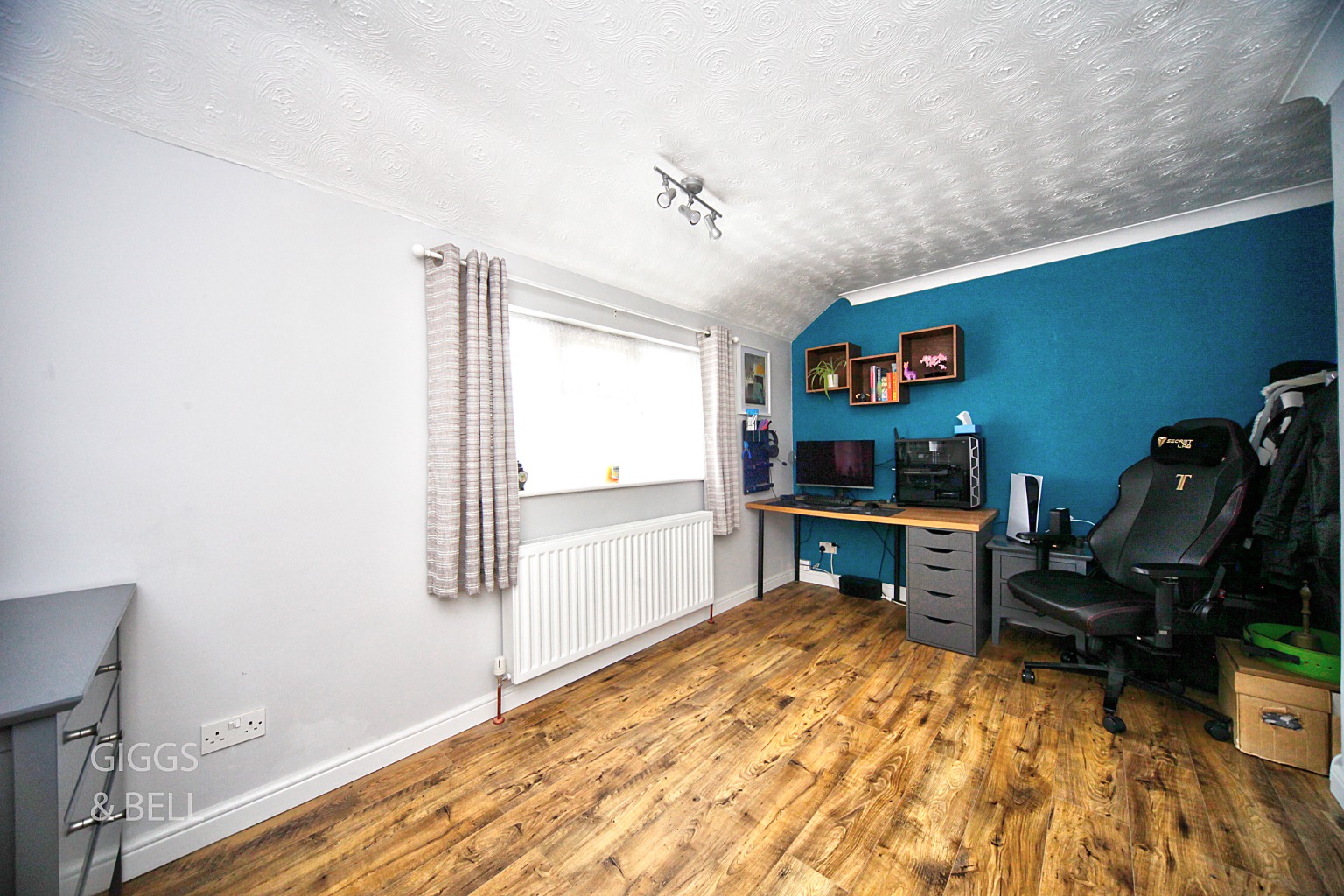 2 bed semi-detached house for sale in Redwood Drive, Luton  - Property Image 8