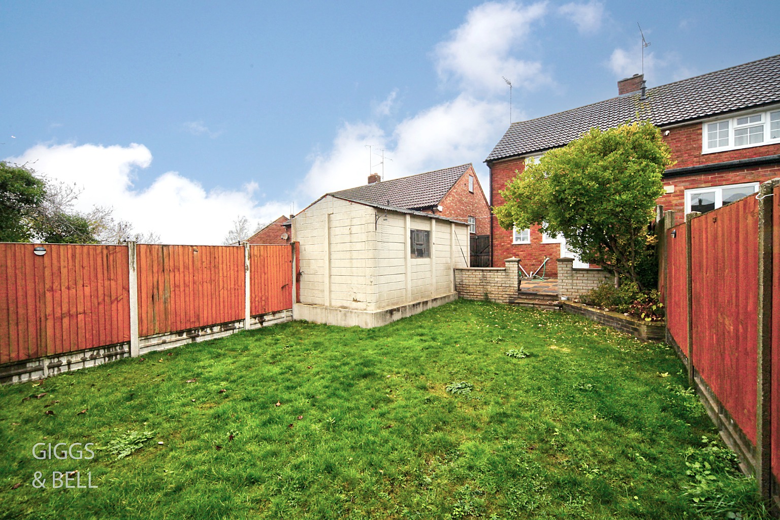 2 bed semi-detached house for sale in Redwood Drive, Luton  - Property Image 11