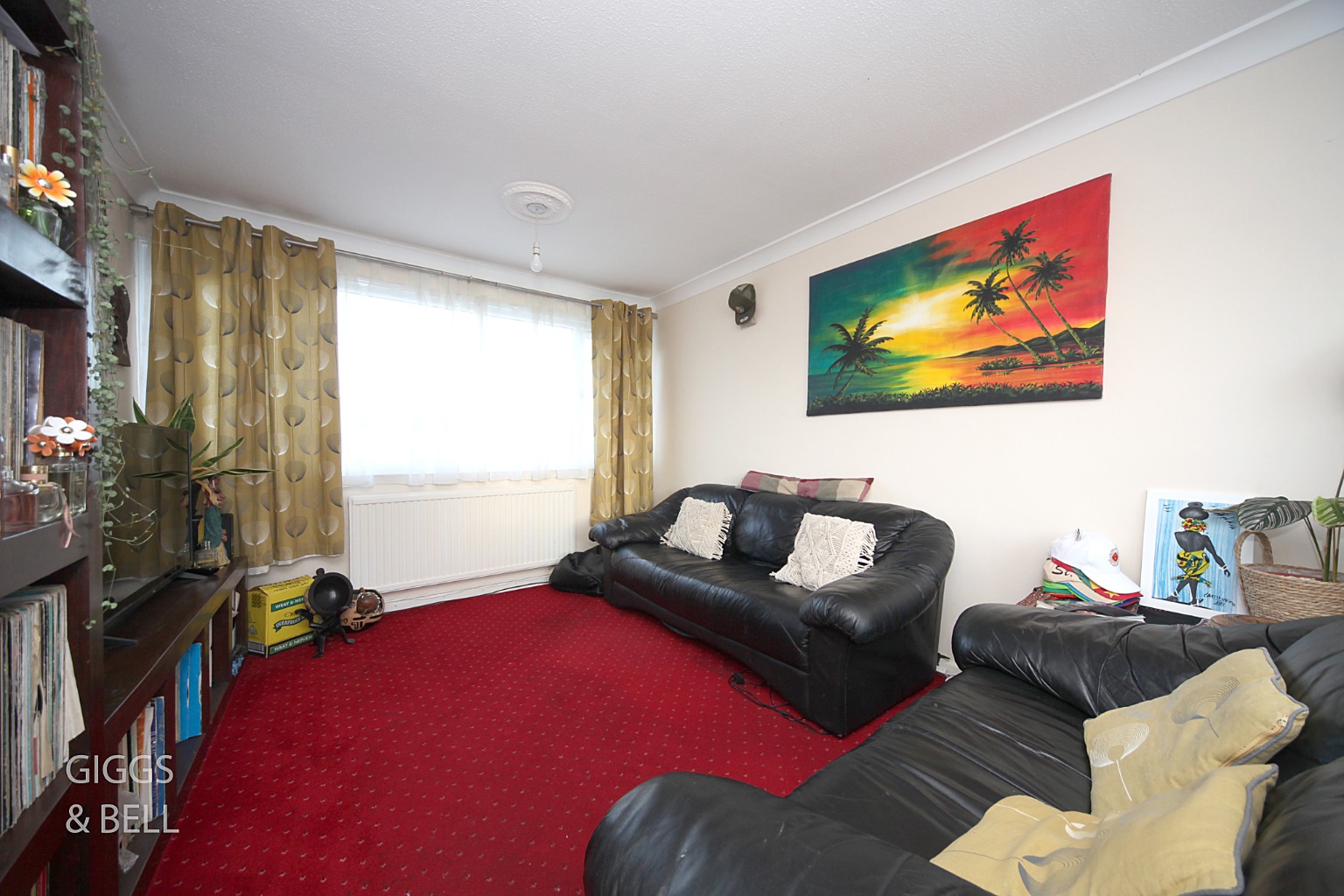 3 bed end of terrace house for sale in Thrales Close, Luton 1