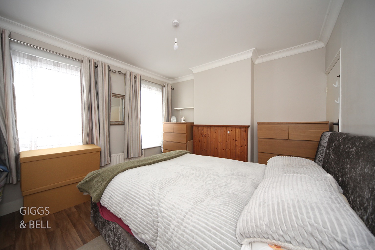 3 bed terraced house for sale in Bury Park Road, Luton 11