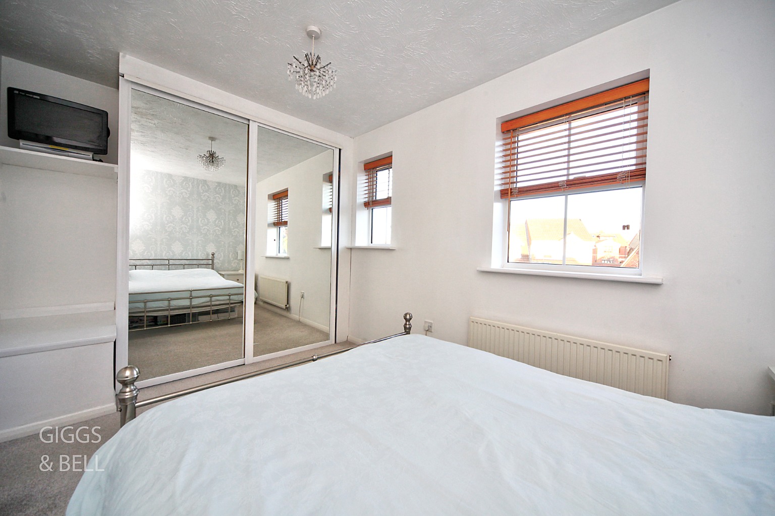 3 bed end of terrace house for sale in Lambourn Drive, Luton 10