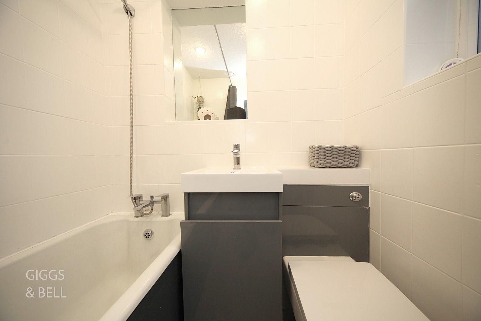 3 bed semi-detached house for sale in Oakwood Drive, Luton 7