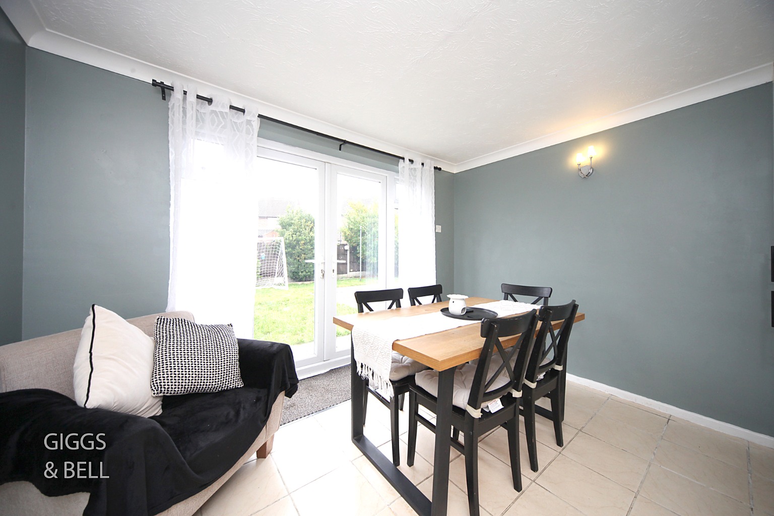 3 bed semi-detached house for sale in Oakwood Drive, Luton  - Property Image 7