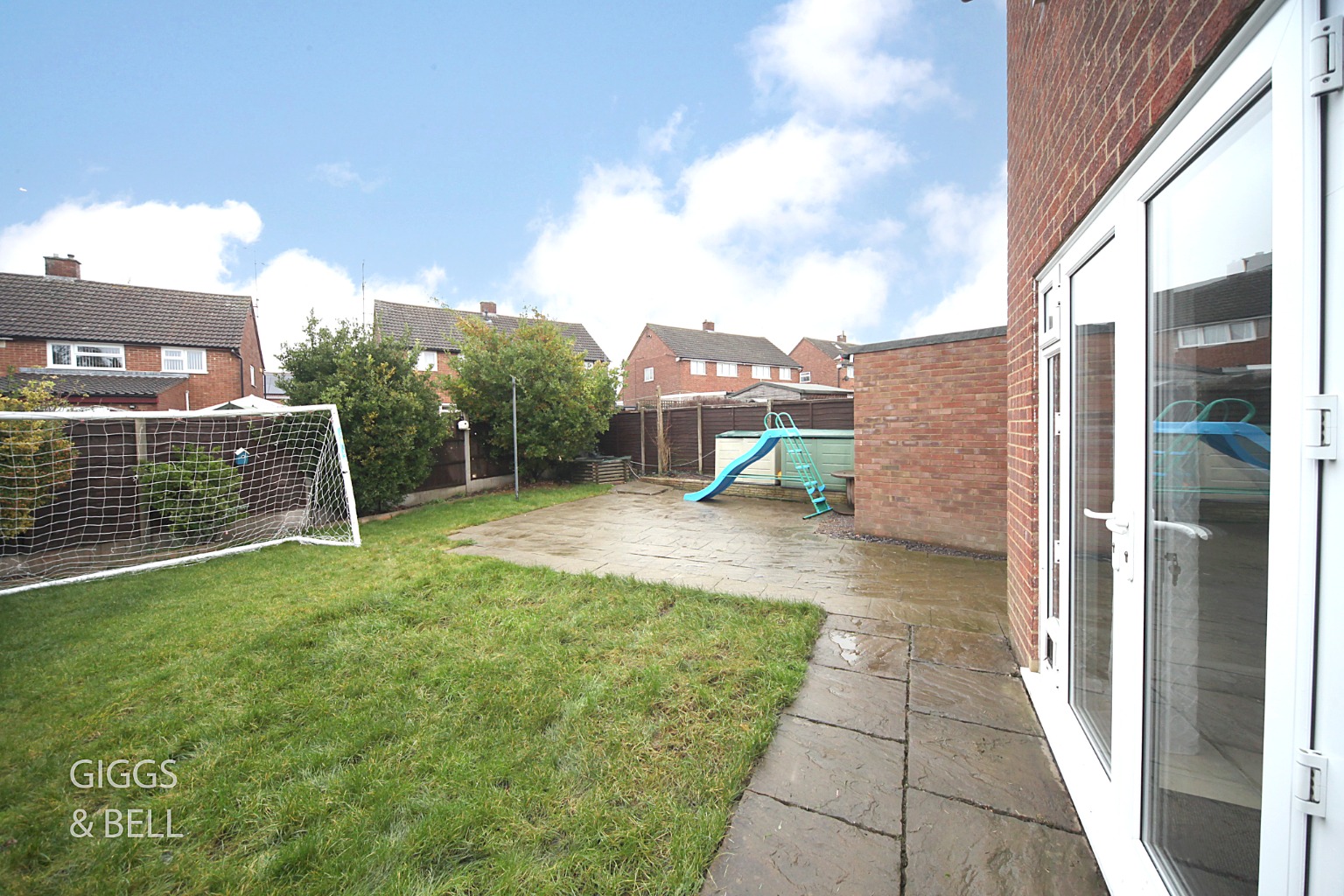 3 bed semi-detached house for sale in Oakwood Drive, Luton  - Property Image 13