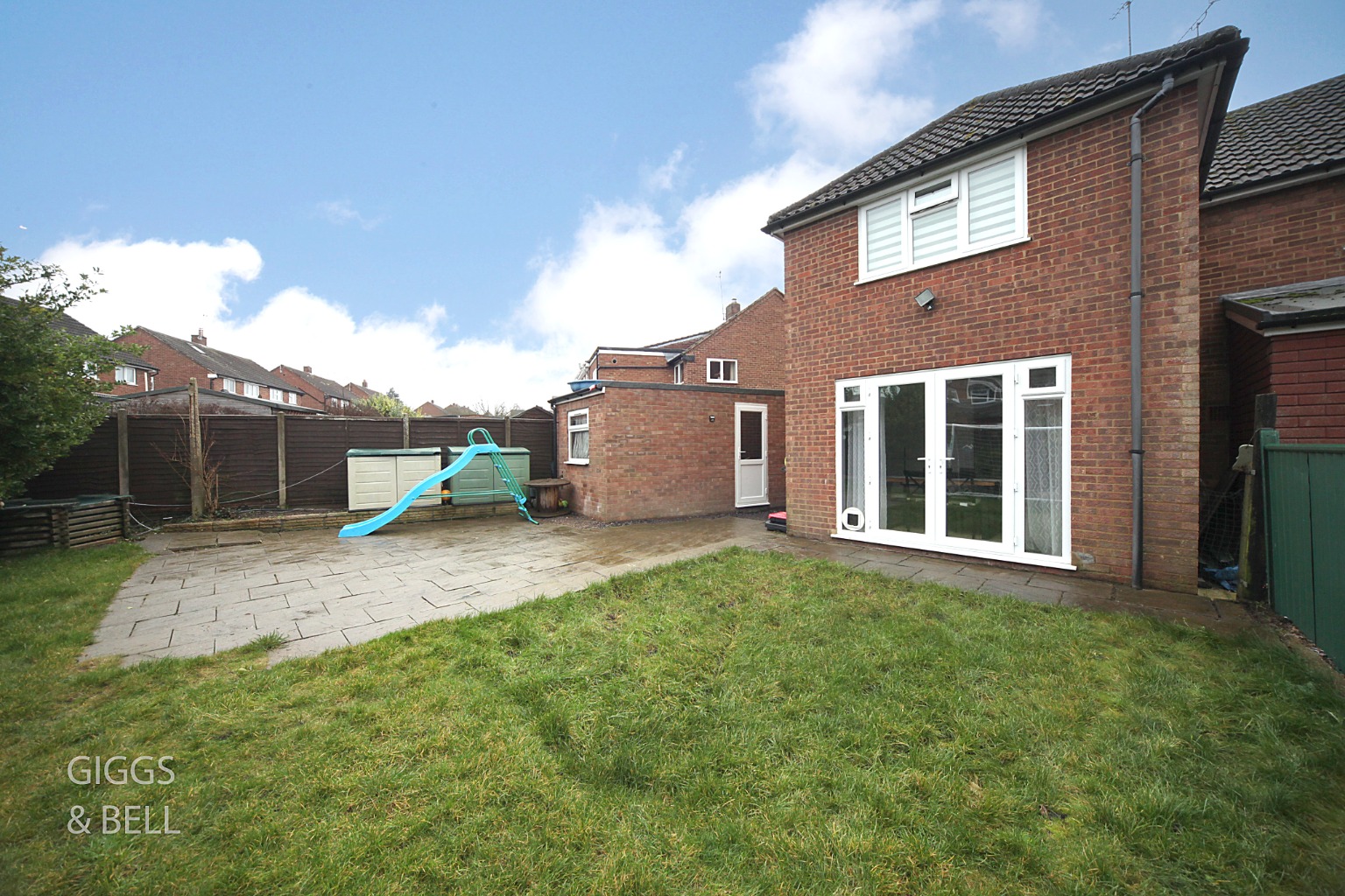 3 bed semi-detached house for sale in Oakwood Drive, Luton  - Property Image 16