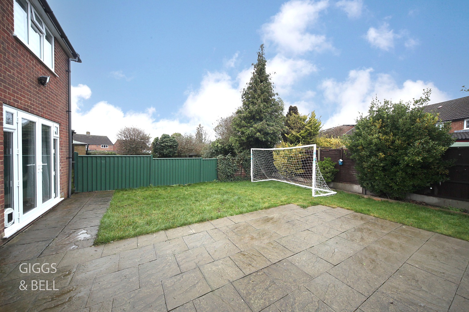 3 bed semi-detached house for sale in Oakwood Drive, Luton  - Property Image 15