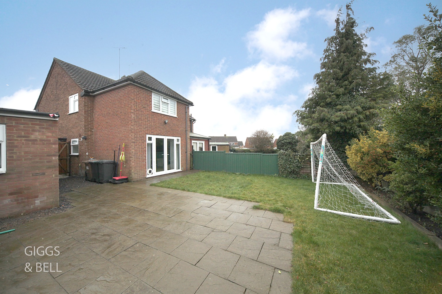 3 bed semi-detached house for sale in Oakwood Drive, Luton 13