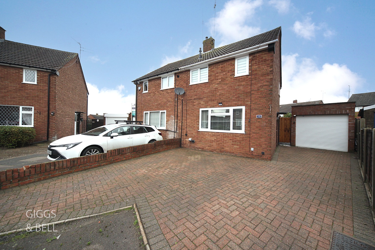 3 bed semi-detached house for sale in Oakwood Drive, Luton, LU3 