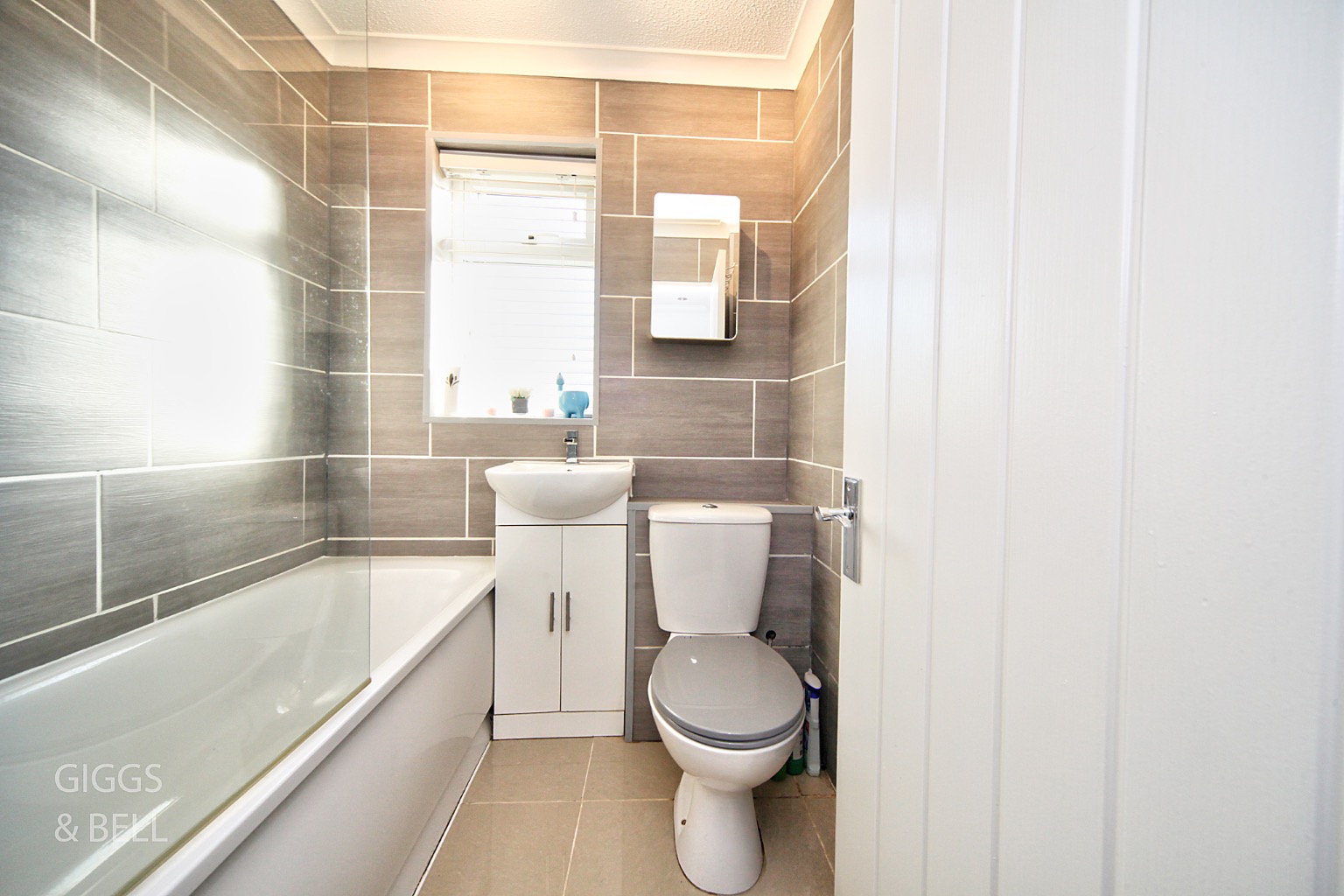 2 bed semi-detached house for sale in Alfriston Close, Luton 10