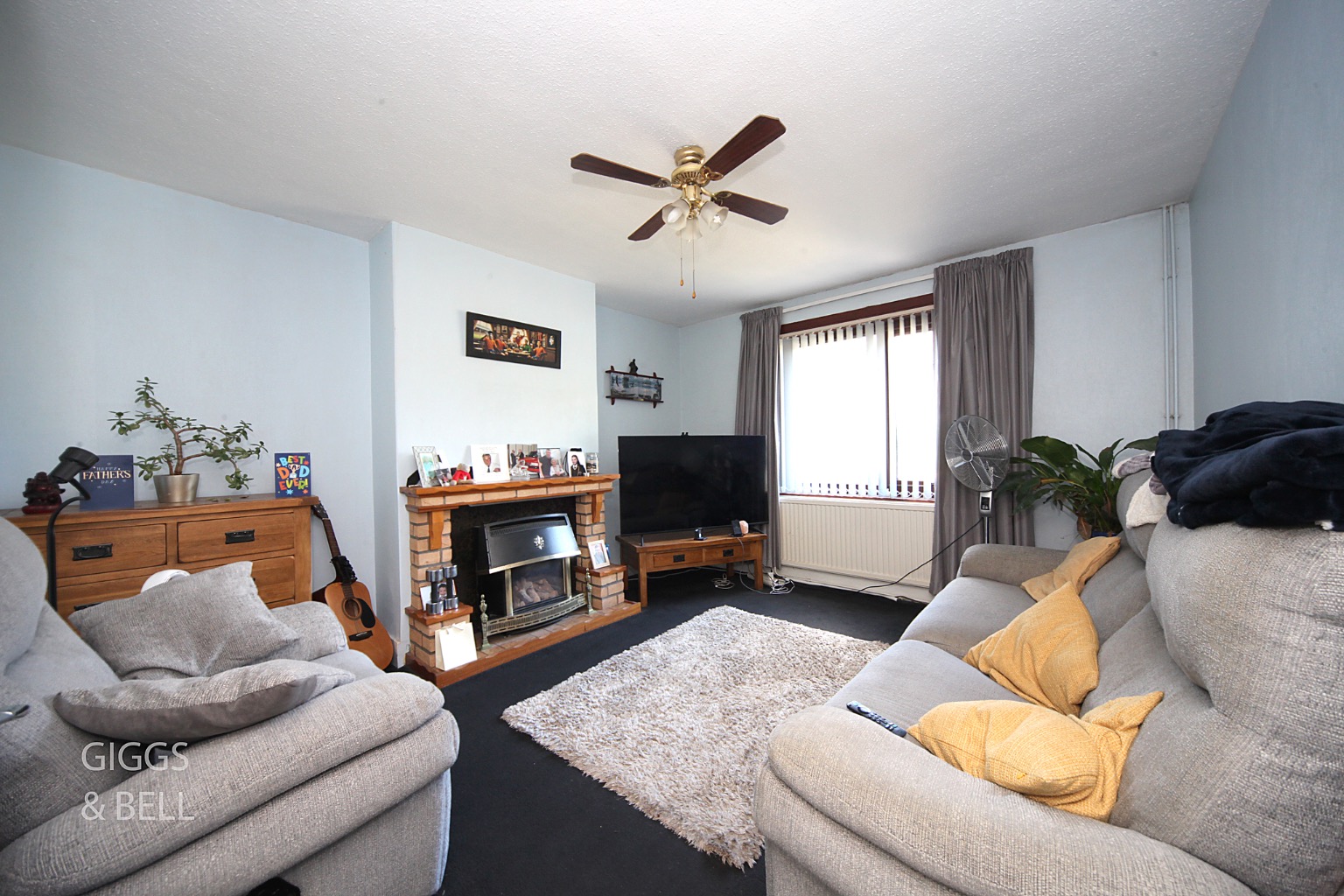 3 bed semi-detached house for sale in Cannon Lane, Luton 1