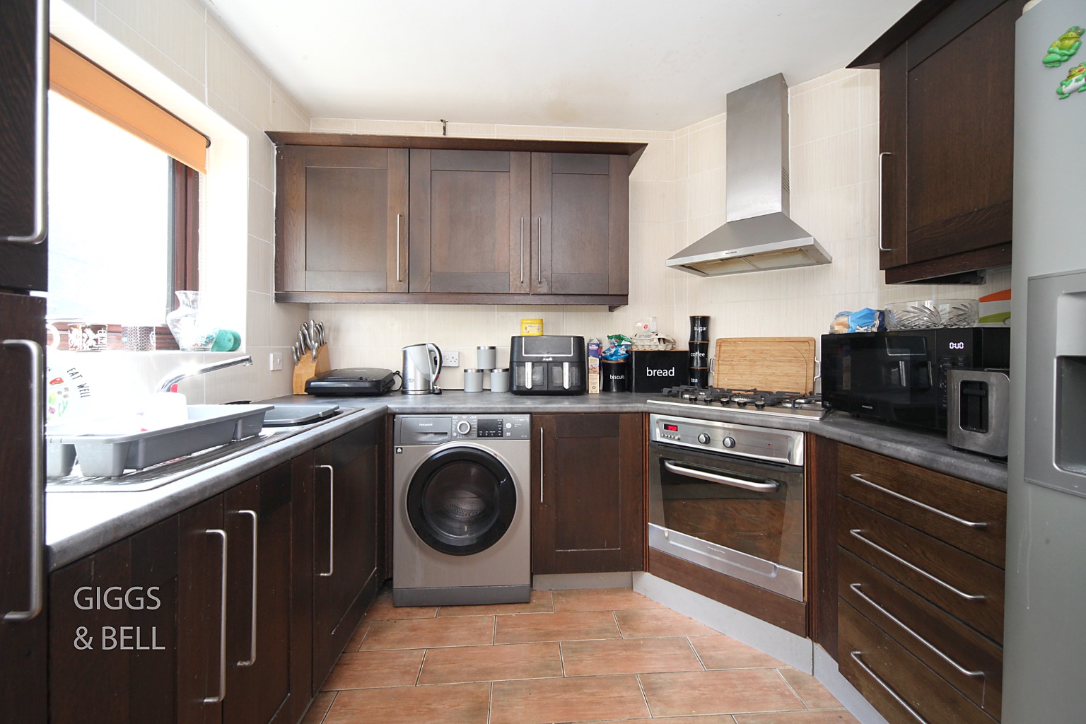3 bed semi-detached house for sale in Cannon Lane, Luton 2