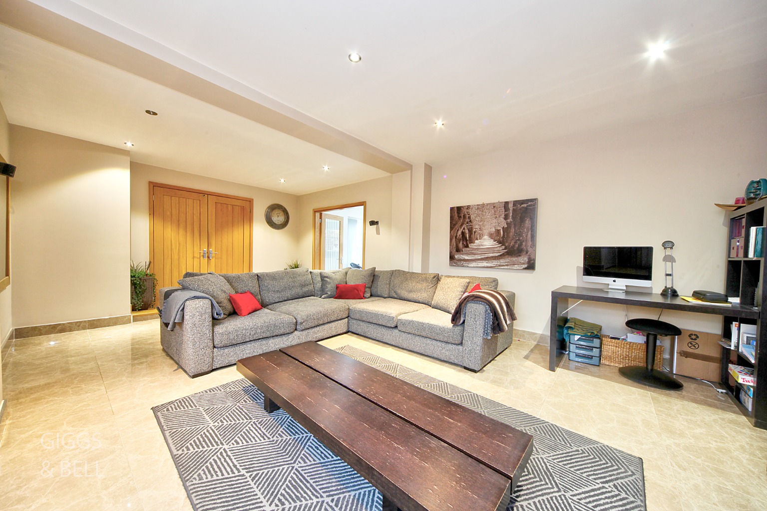 4 bed detached house for sale in Old Bedford Road, Luton  - Property Image 7