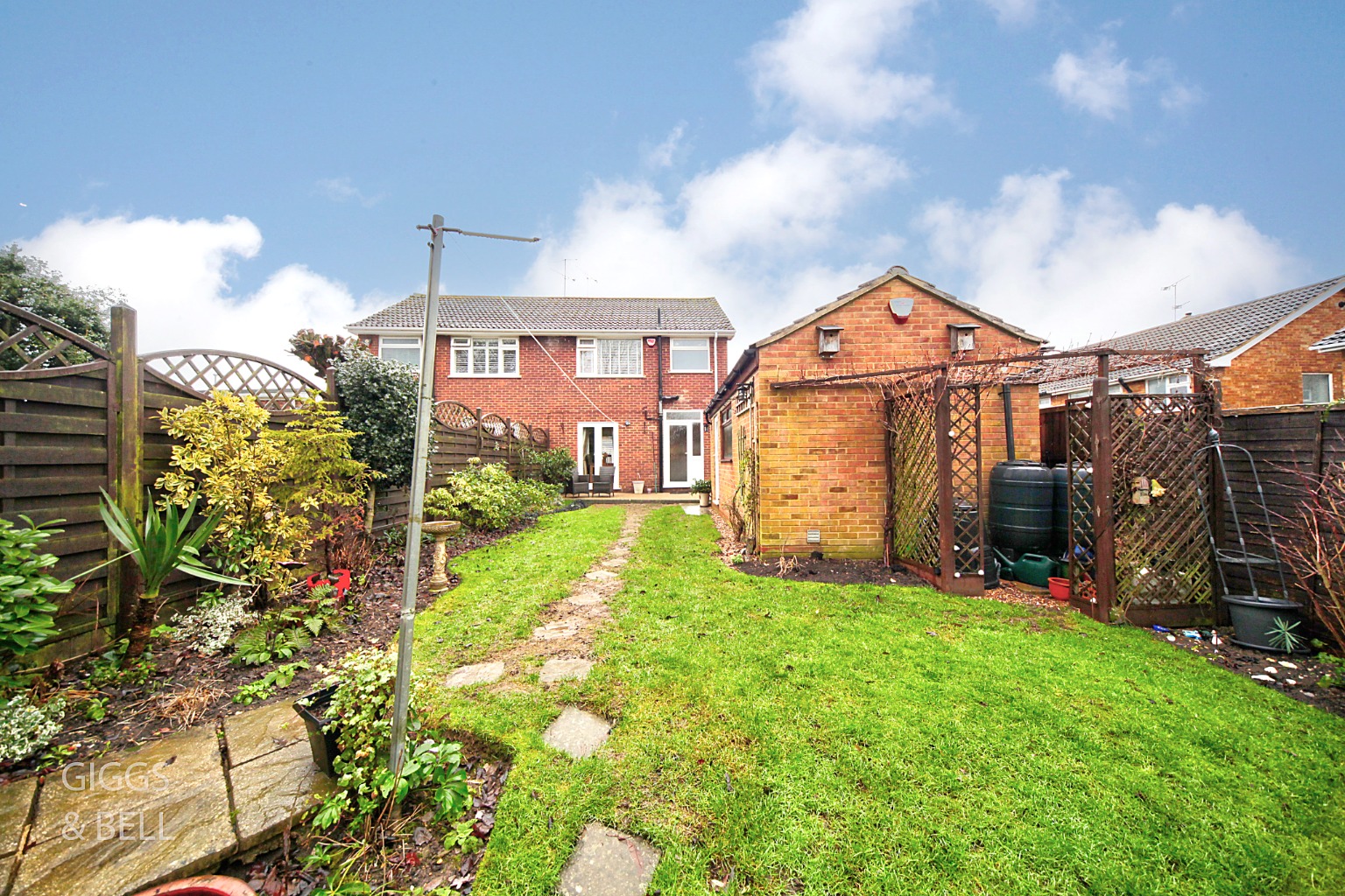 3 bed semi-detached house for sale in Englefield, Luton 22