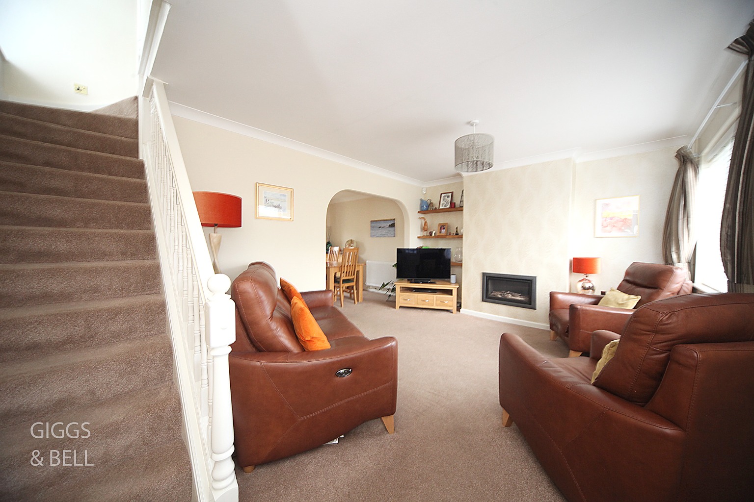 3 bed semi-detached house for sale in Englefield, Luton 1