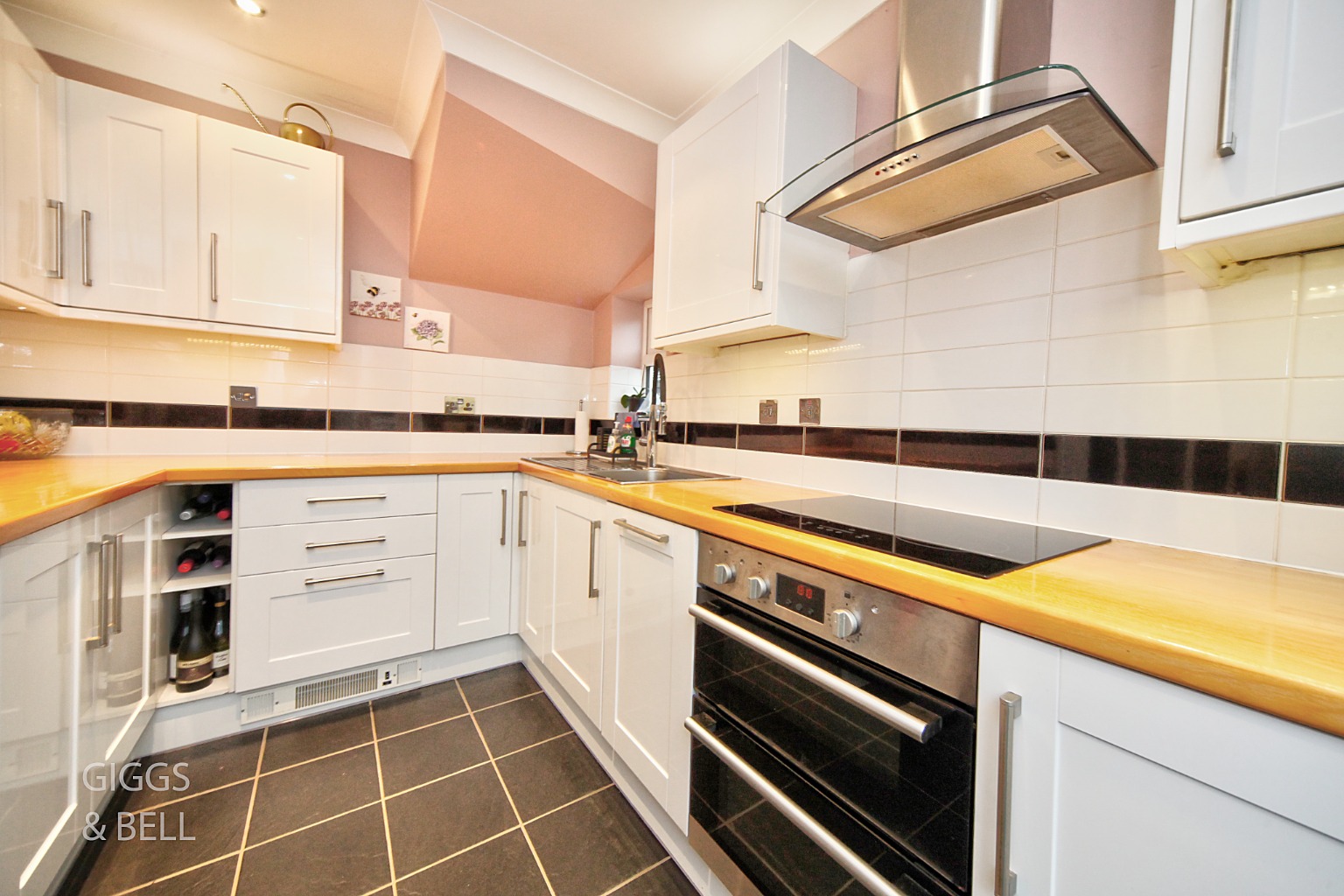 3 bed semi-detached house for sale in Englefield, Luton 7