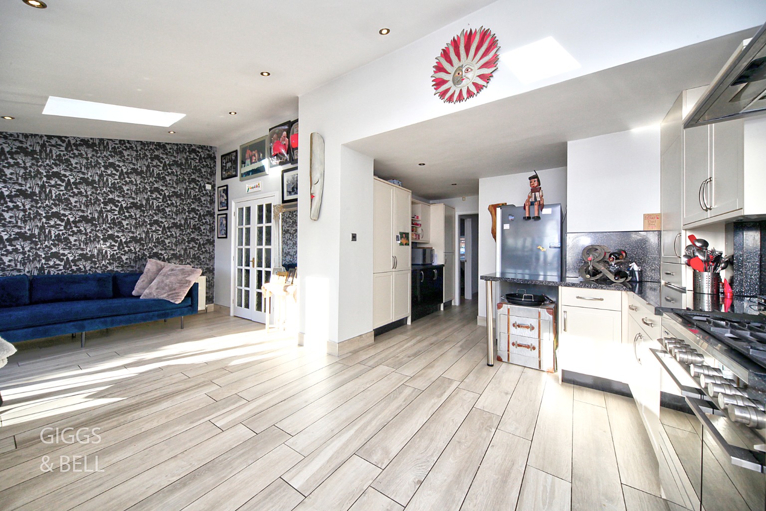 3 bed semi-detached house for sale in Weltmore Road, Luton  - Property Image 9