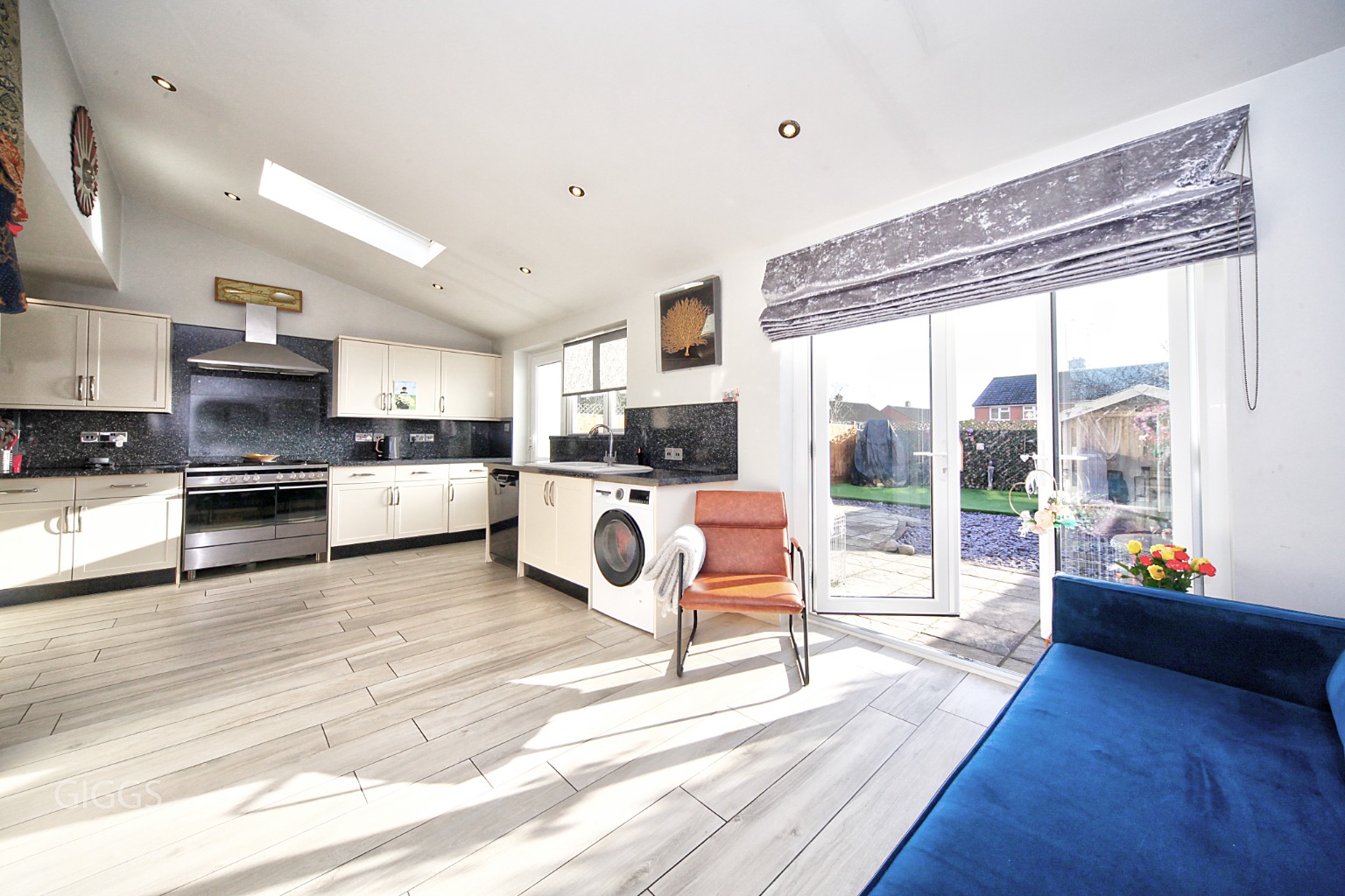 3 bed semi-detached house for sale in Weltmore Road, Luton 11