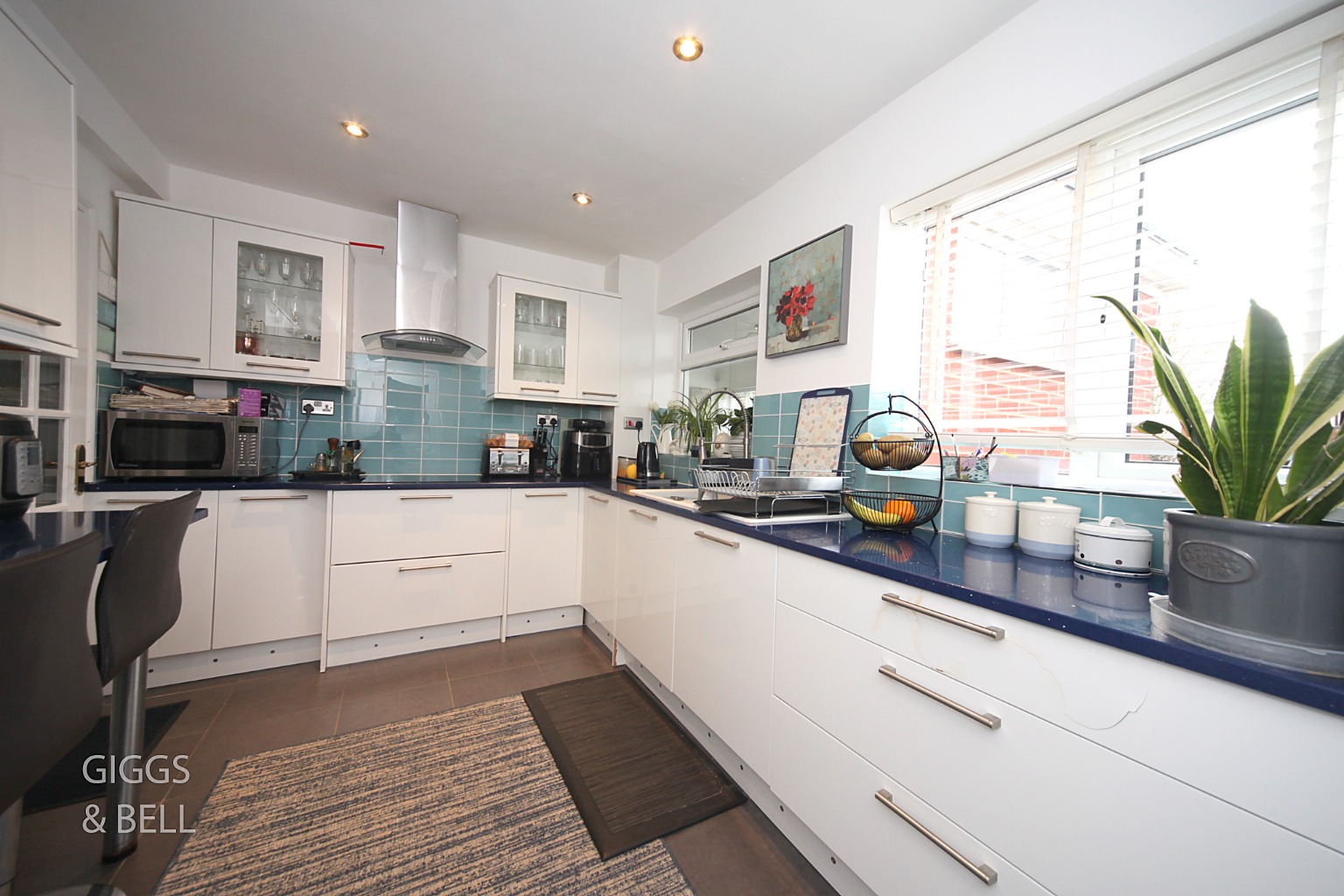 4 bed detached house for sale in Fairford Avenue, Luton 9