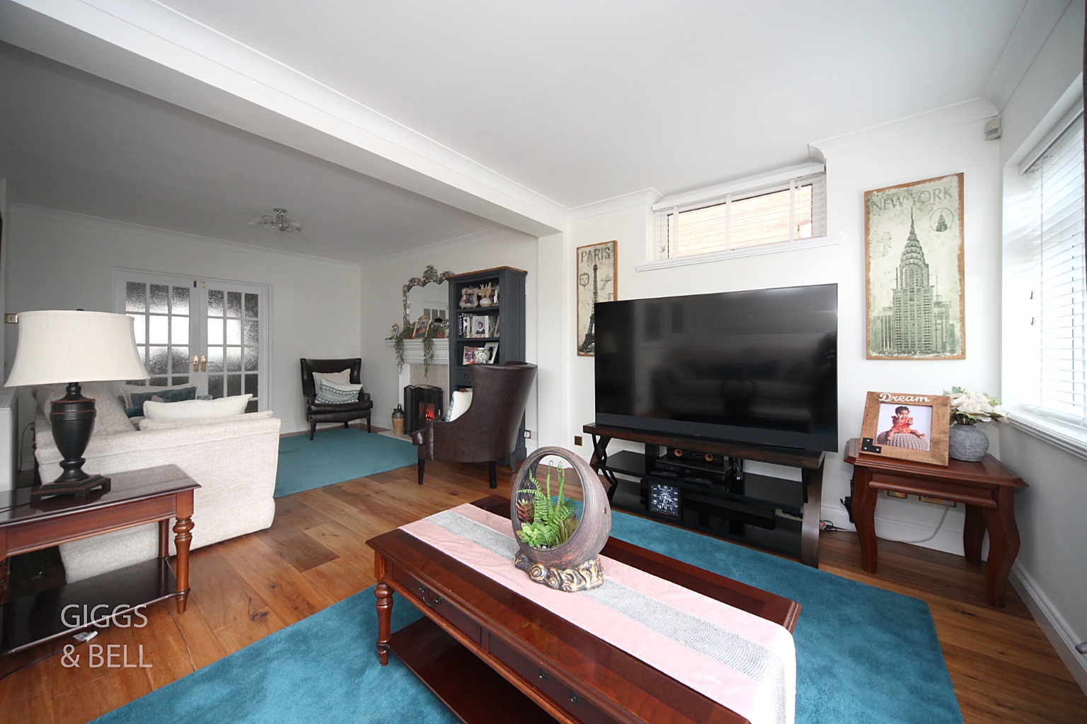 4 bed detached house for sale in Fairford Avenue, Luton 2