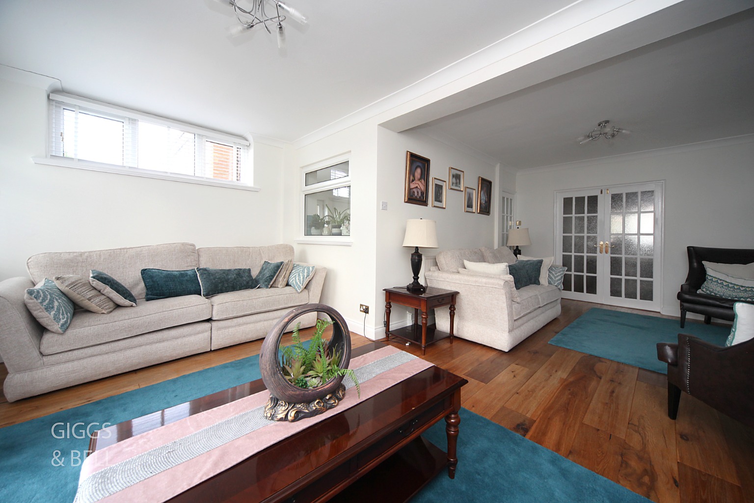 4 bed detached house for sale in Fairford Avenue, Luton 1