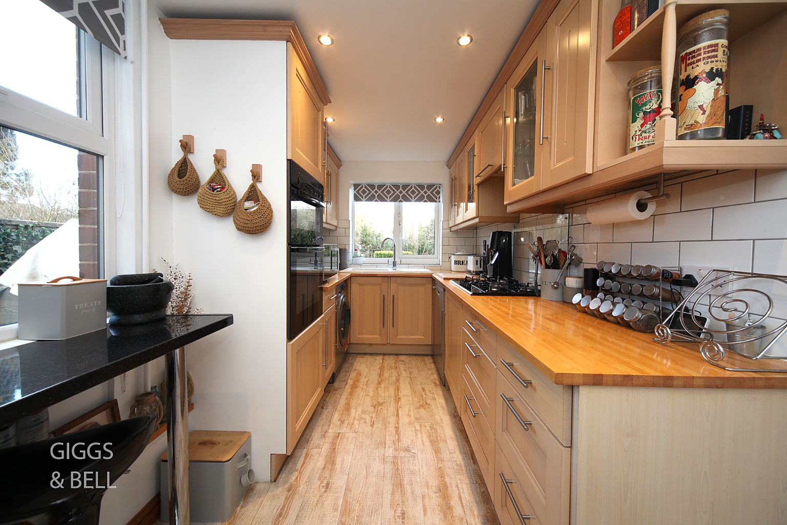 3 bed semi-detached house for sale in Park Street, Luton 2