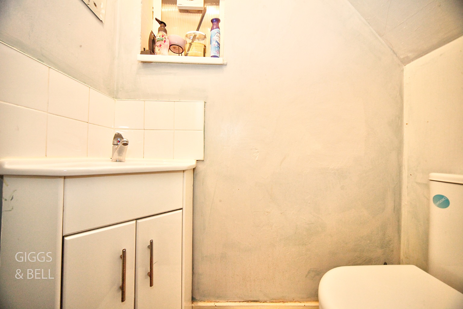 3 bed terraced house for sale in Gardenia Avenue, Luton  - Property Image 4