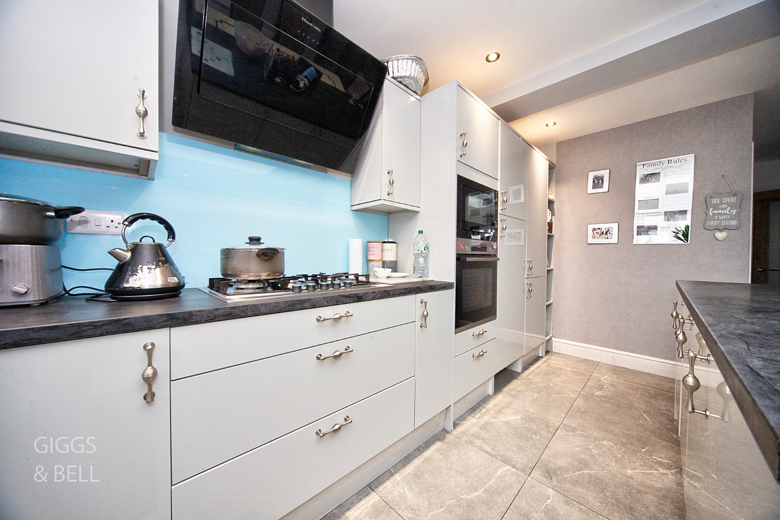 3 bed terraced house for sale in Gardenia Avenue, Luton  - Property Image 7