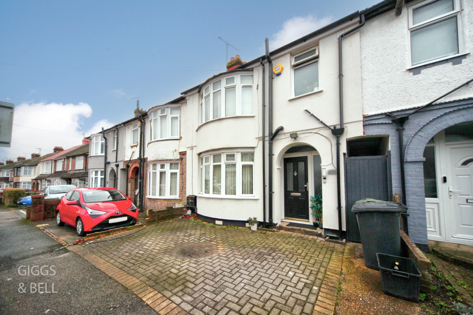 3 bed terraced house for sale in Gardenia Avenue, Luton 18
