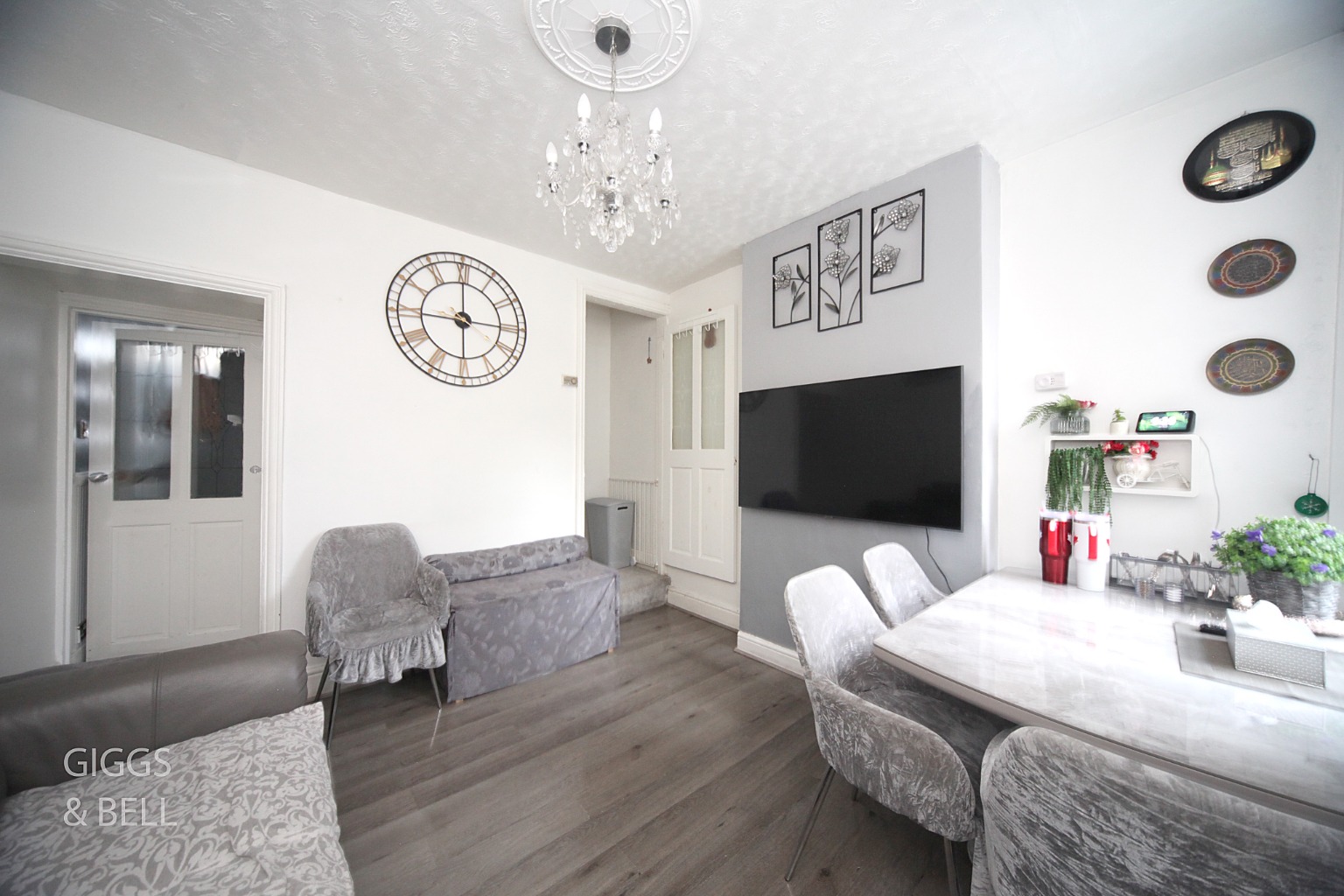 3 bed terraced house for sale in Newcombe Road, Luton  - Property Image 4