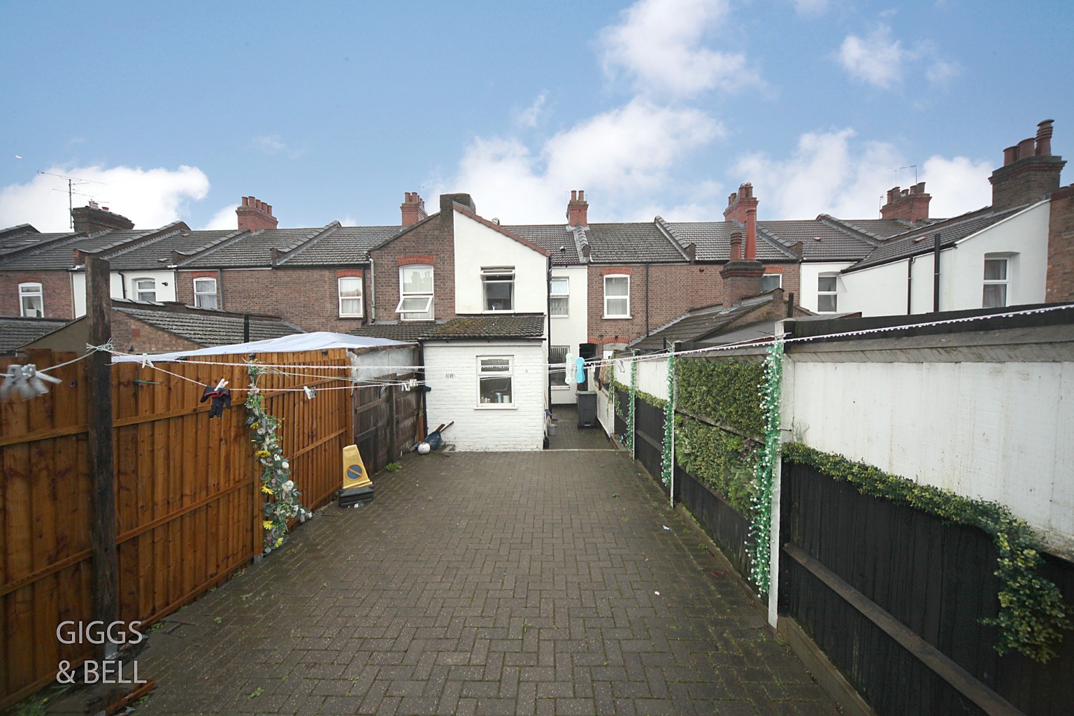 3 bed terraced house for sale in Newcombe Road, Luton 13