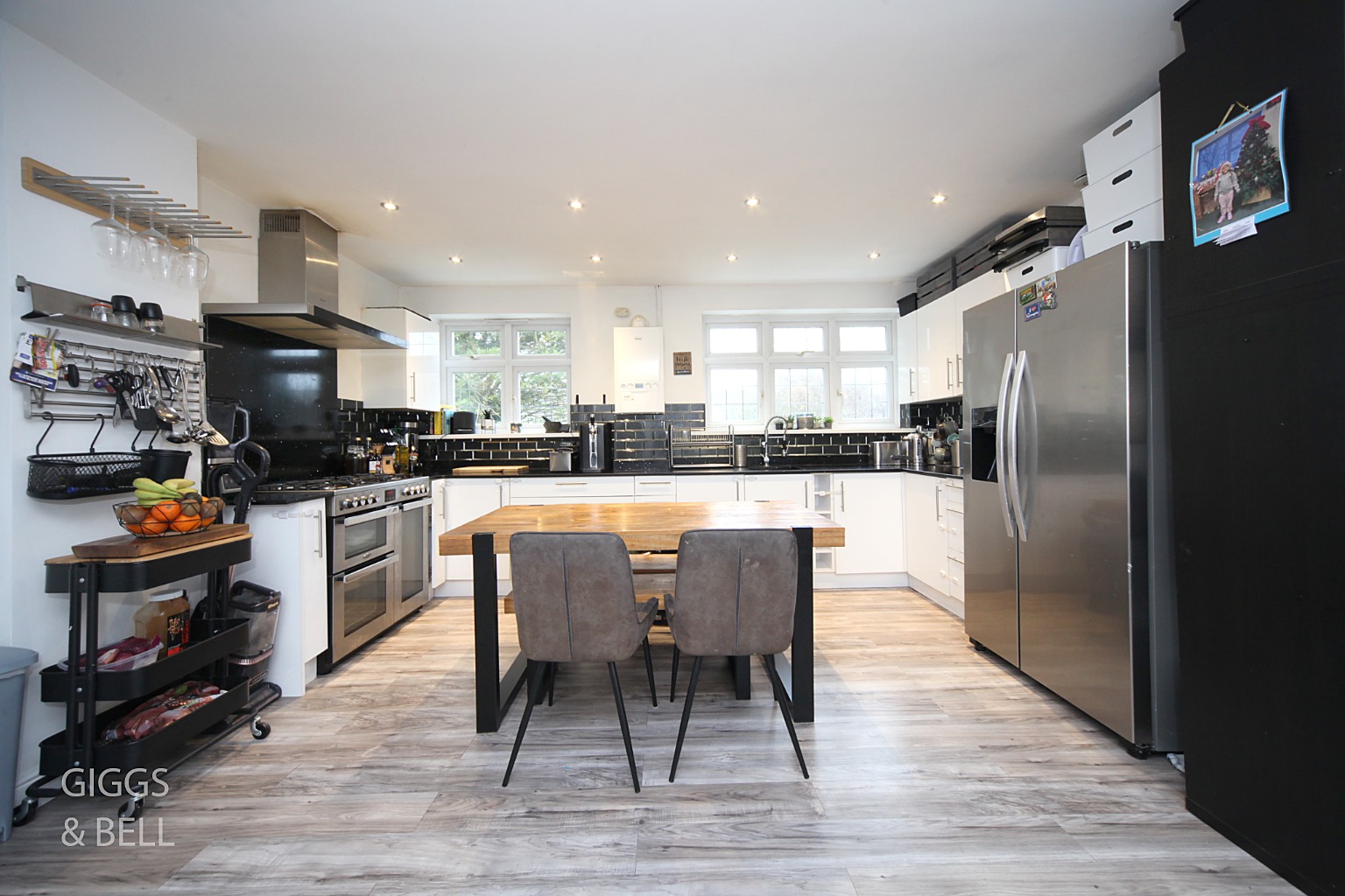 3 bed terraced house for sale in Tenby Drive, Luton  - Property Image 5