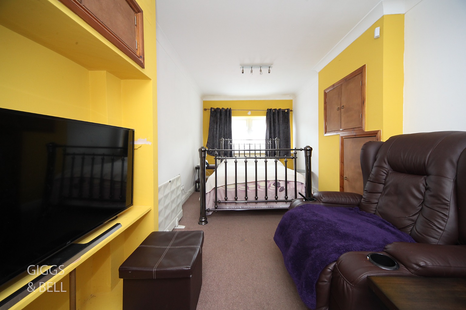 3 bed terraced house for sale in Tenby Drive, Luton  - Property Image 11
