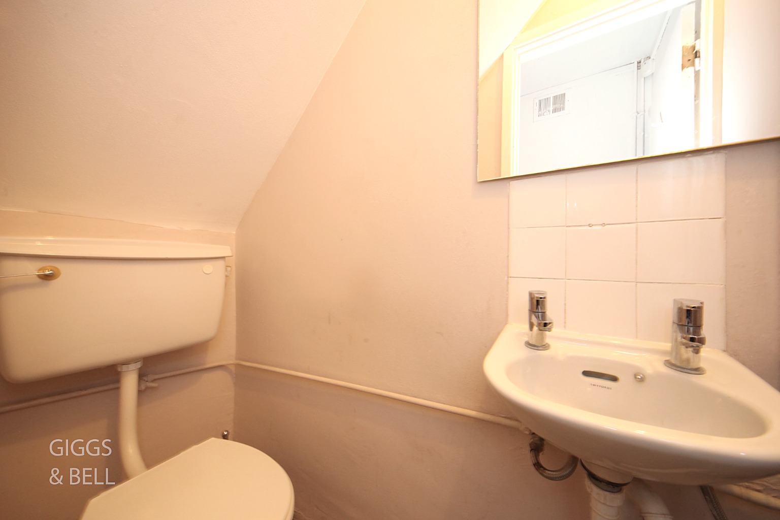 3 bed terraced house for sale in Tenby Drive, Luton 8