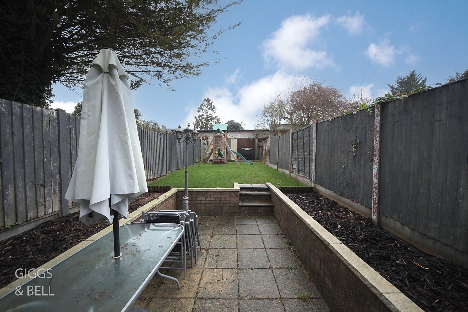 3 bed terraced house for sale in Tenby Drive, Luton 16