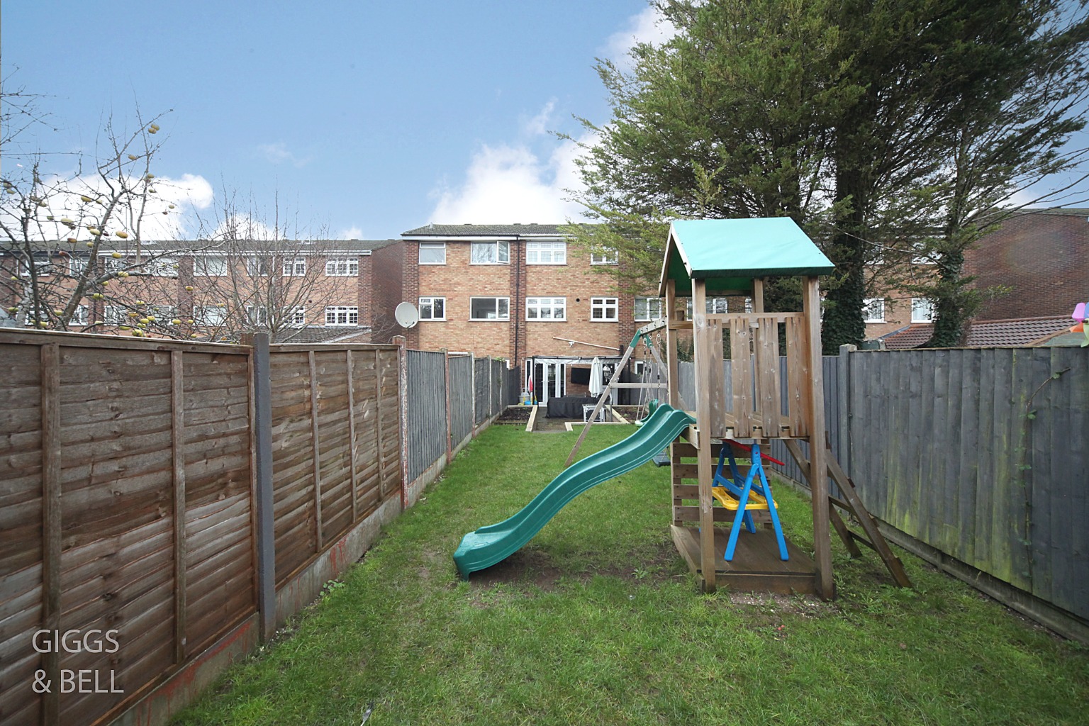 3 bed terraced house for sale in Tenby Drive, Luton 18