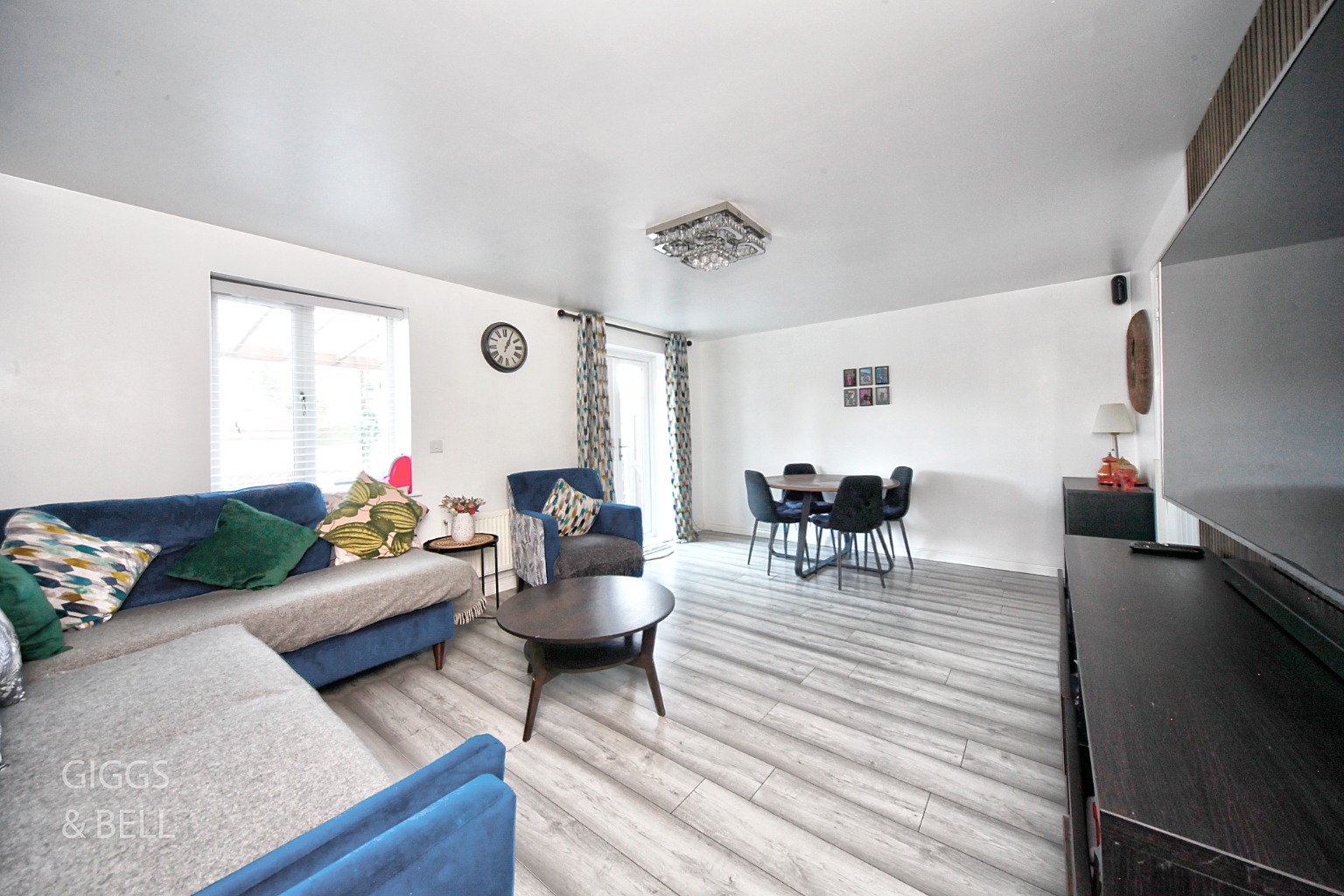 3 bed semi-detached house for sale in Abacot Grove, Bedfordshire 4