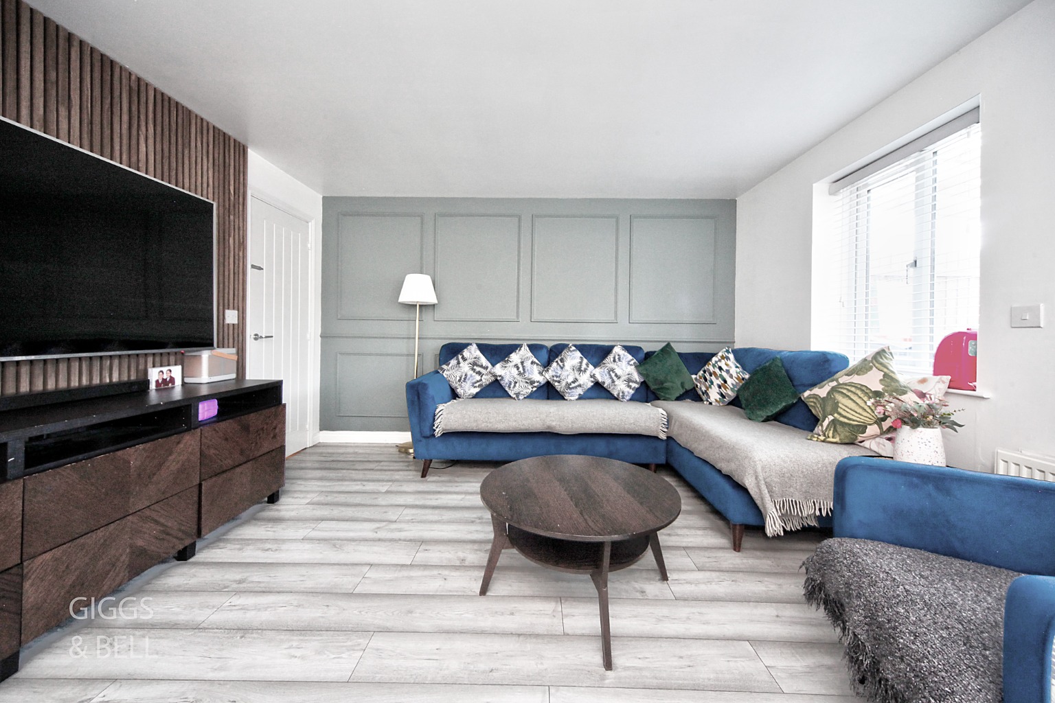 3 bed semi-detached house for sale in Abacot Grove, Bedfordshire  - Property Image 2