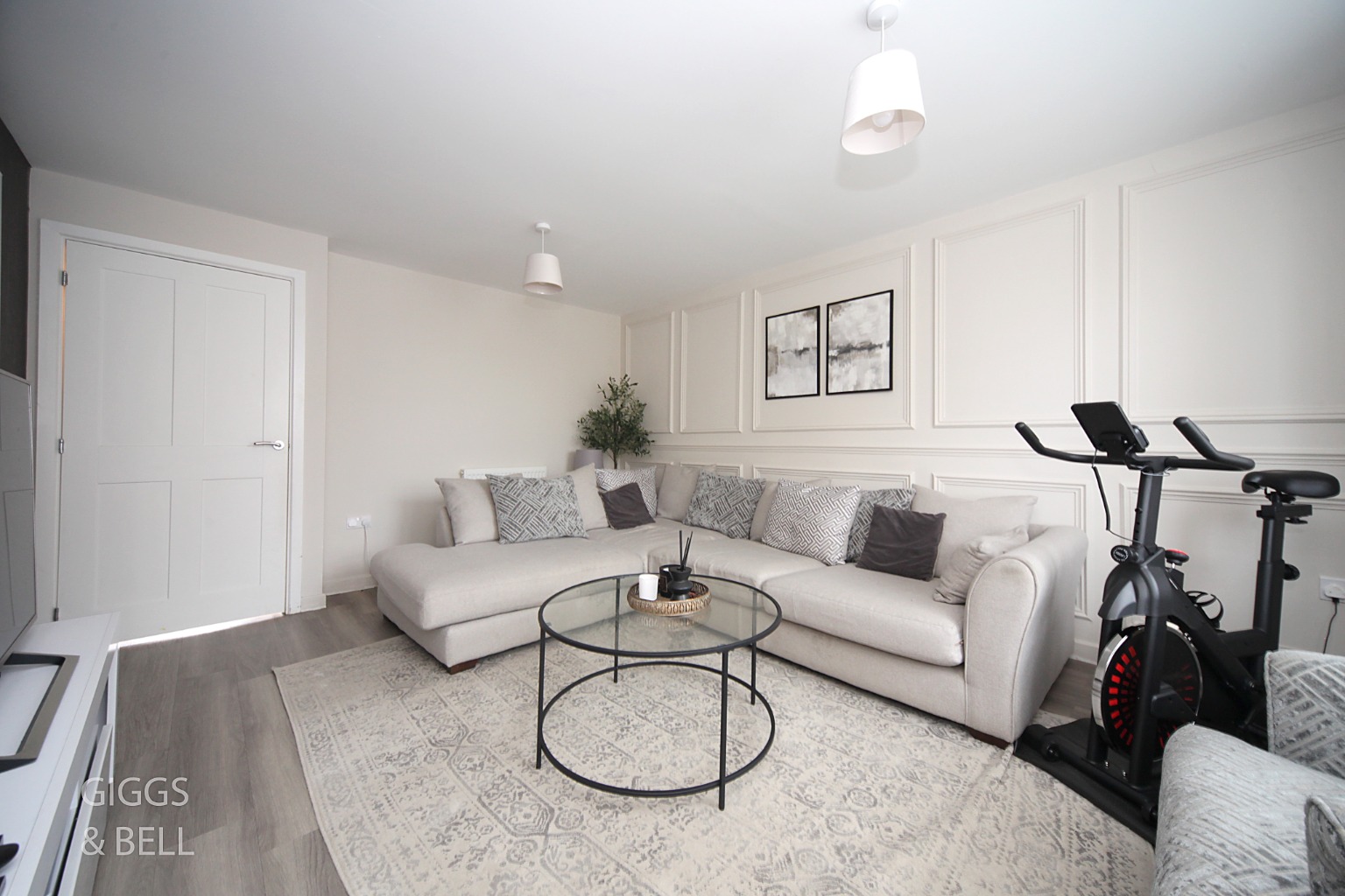 3 bed semi-detached house for sale in Preacher Close, Luton  - Property Image 3