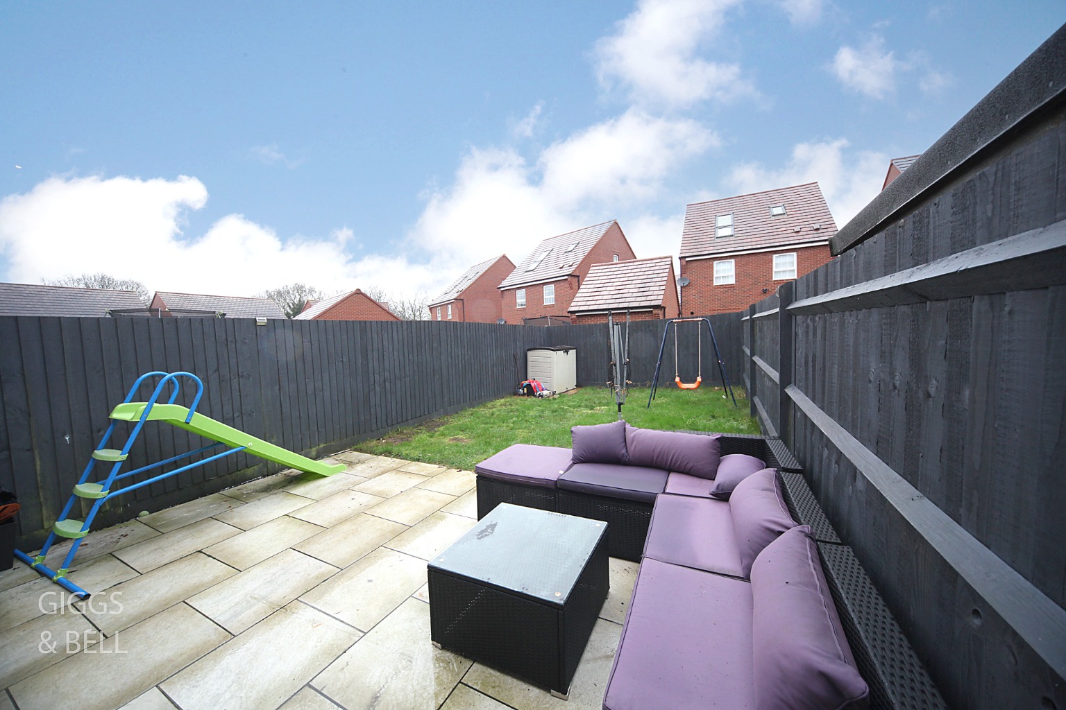 3 bed semi-detached house for sale in Preacher Close, Luton  - Property Image 18