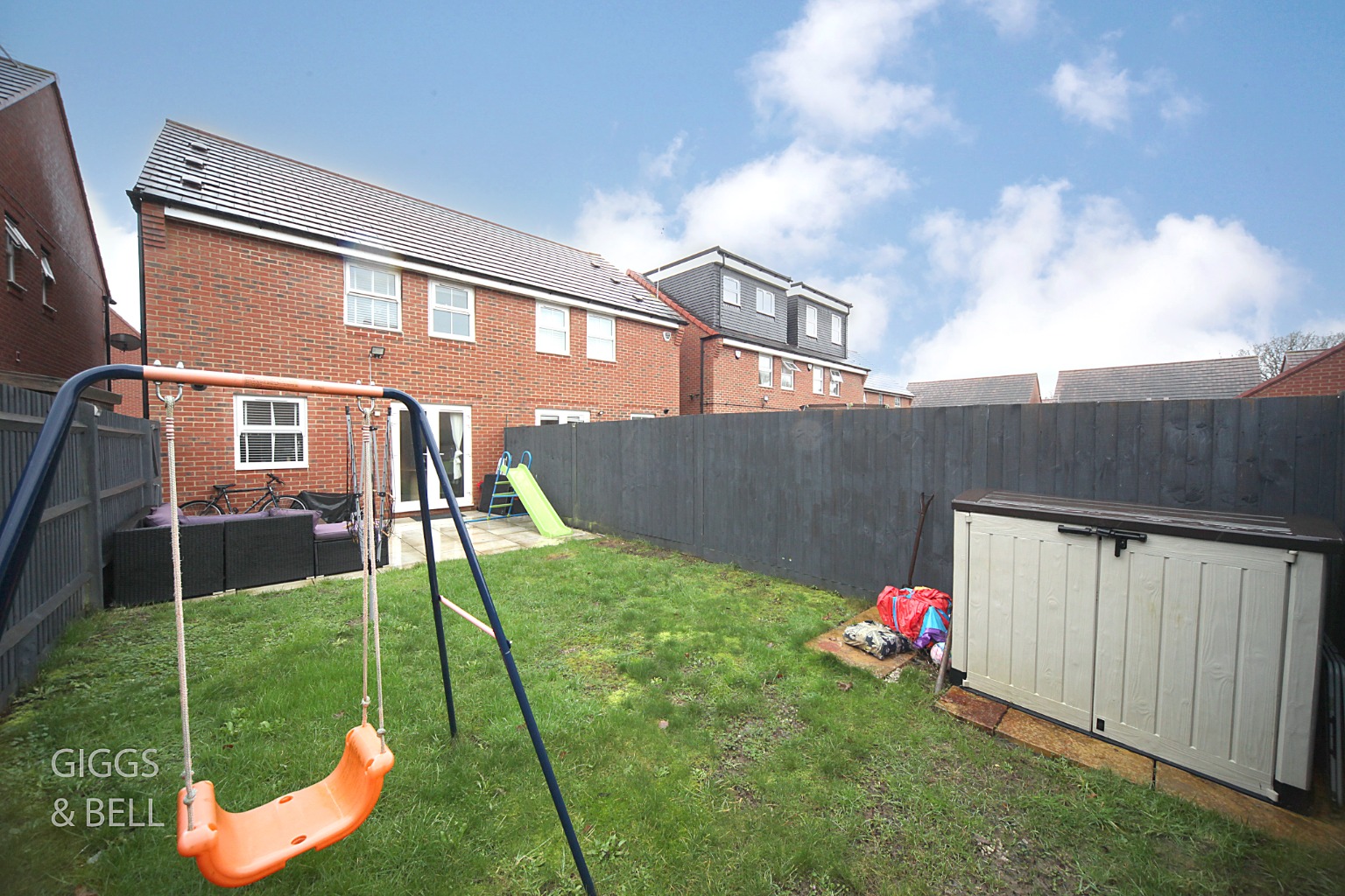 3 bed semi-detached house for sale in Preacher Close, Luton  - Property Image 21