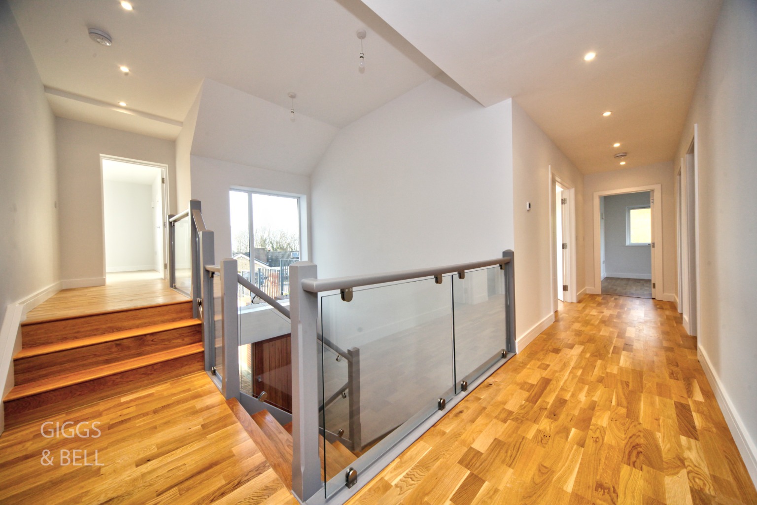 3 bed detached bungalow for sale in Wendover Way, Luton  - Property Image 3