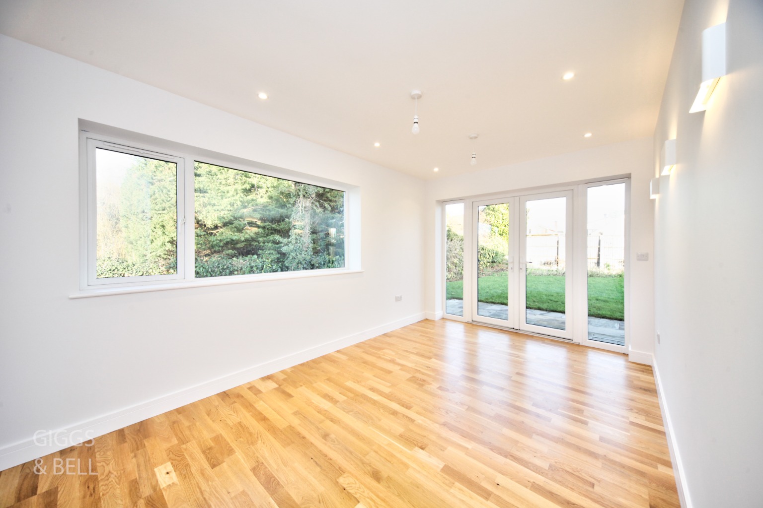 3 bed detached bungalow for sale in Wendover Way, Luton 9