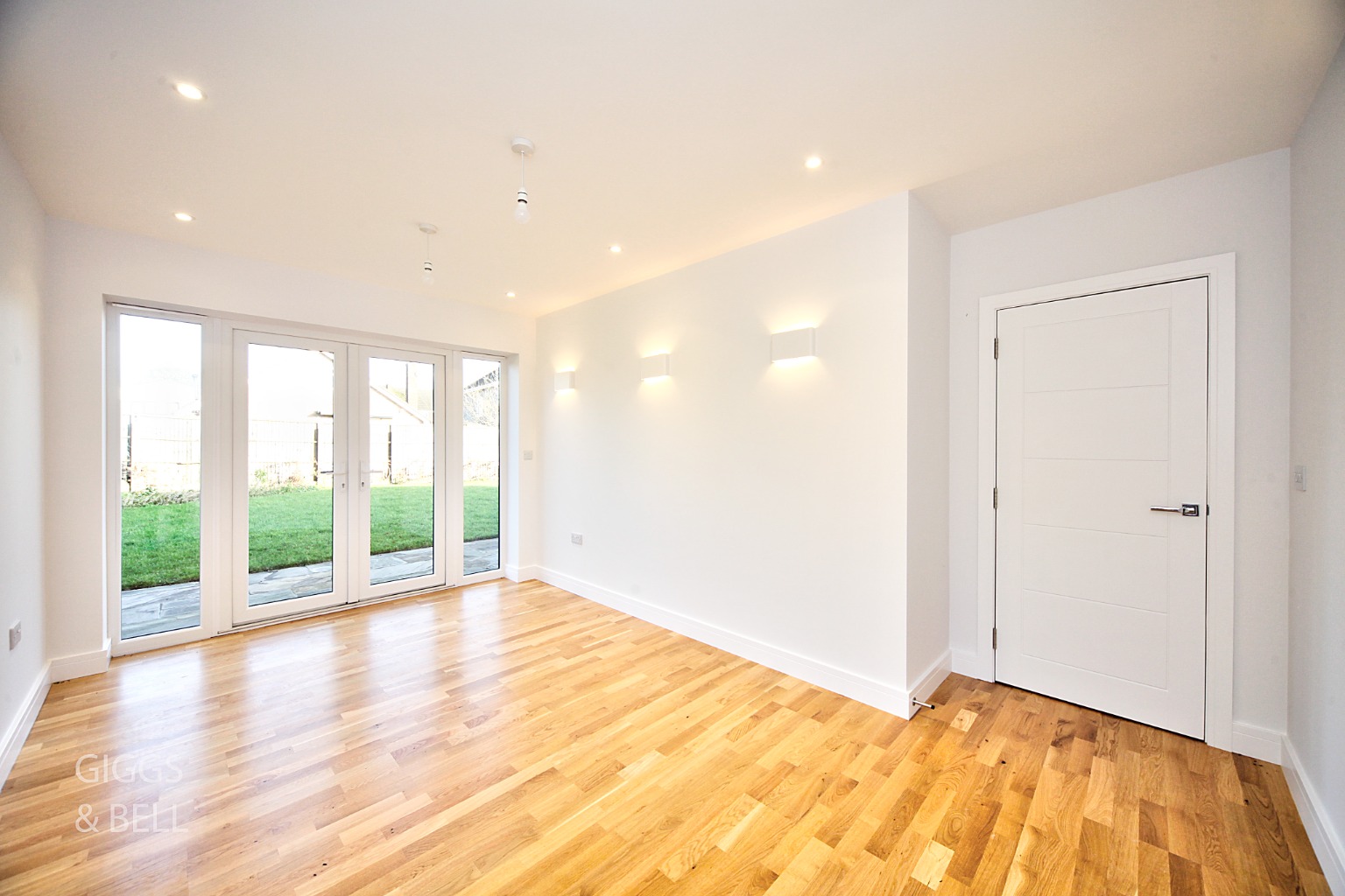 3 bed detached bungalow for sale in Wendover Way, Luton  - Property Image 9