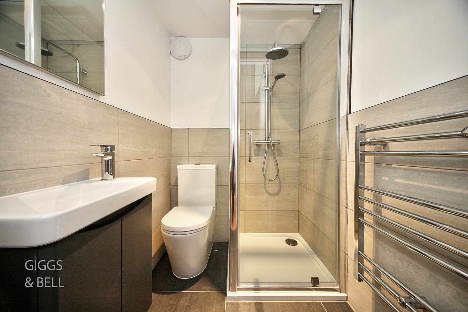 3 bed detached bungalow for sale in Wendover Way, Luton  - Property Image 8