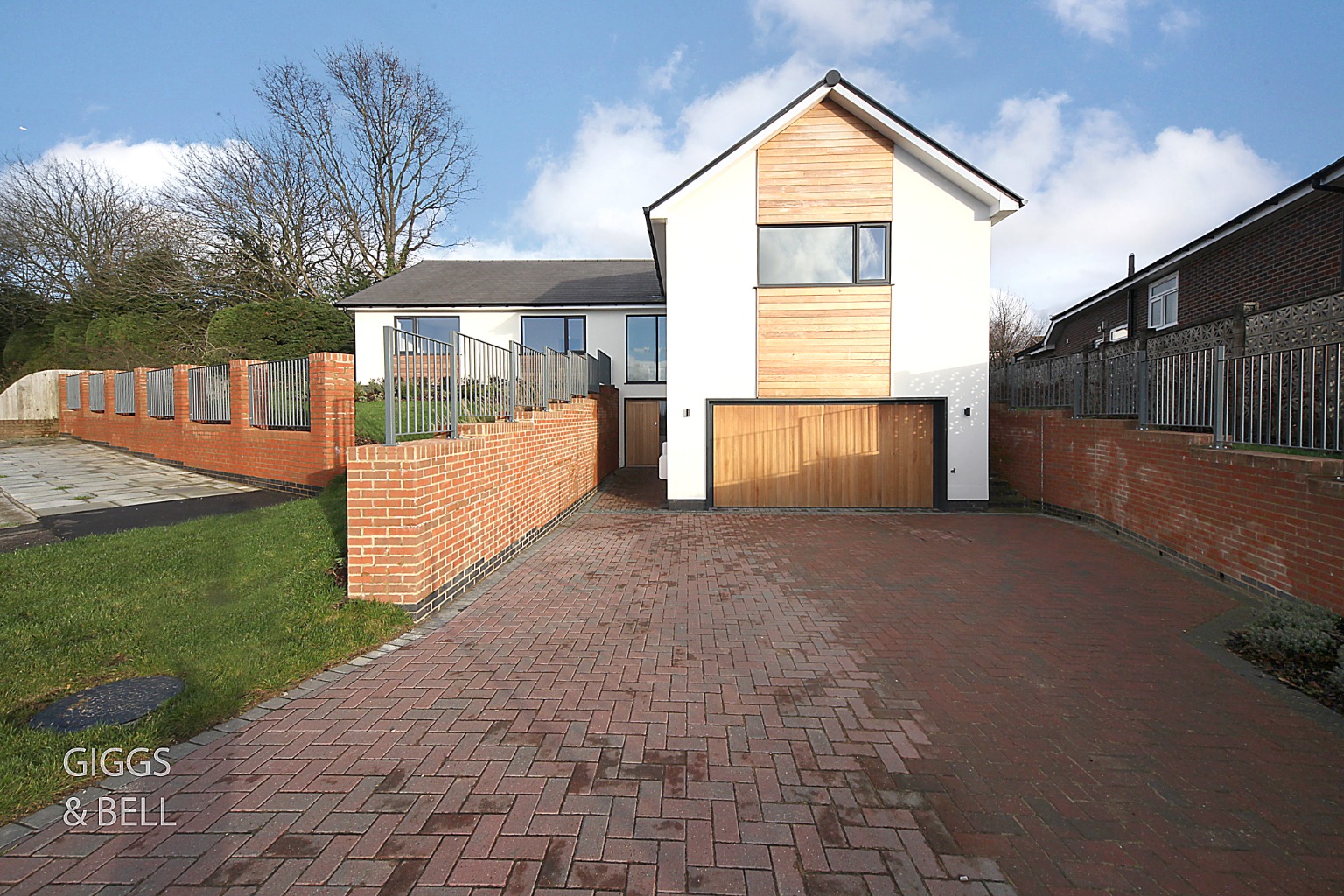 3 bed detached bungalow for sale in Wendover Way, Luton  - Property Image 32