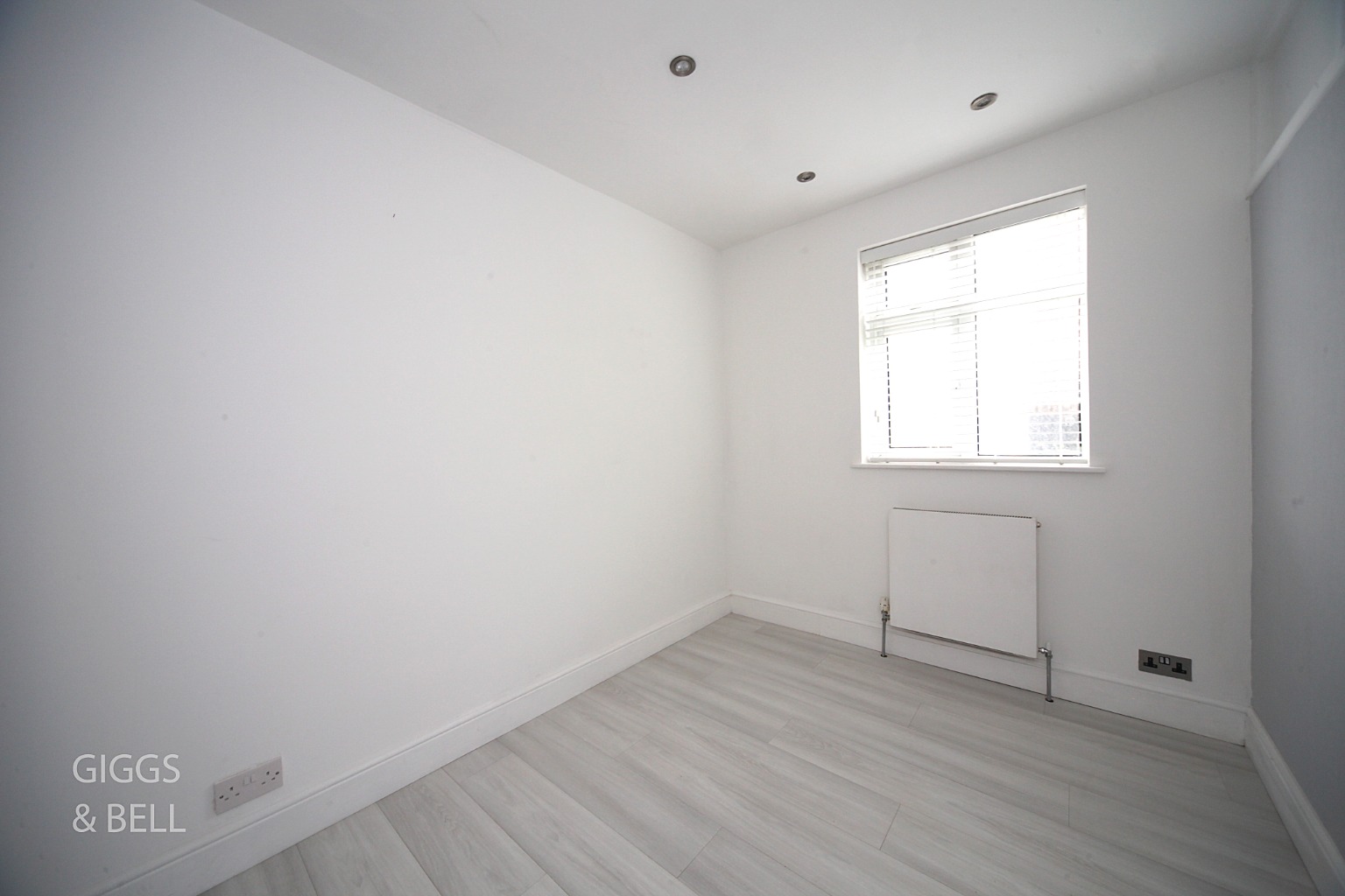 5 bed detached house for sale in Stockingstone Road, Luton  - Property Image 12