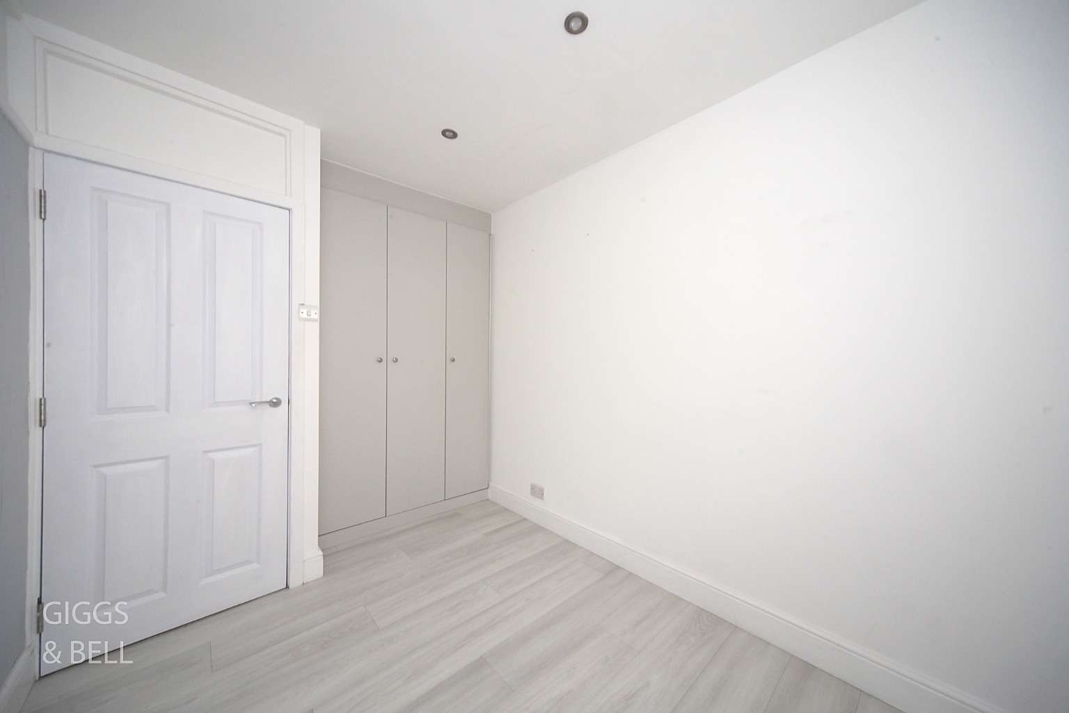 5 bed detached house for sale in Stockingstone Road, Luton  - Property Image 14