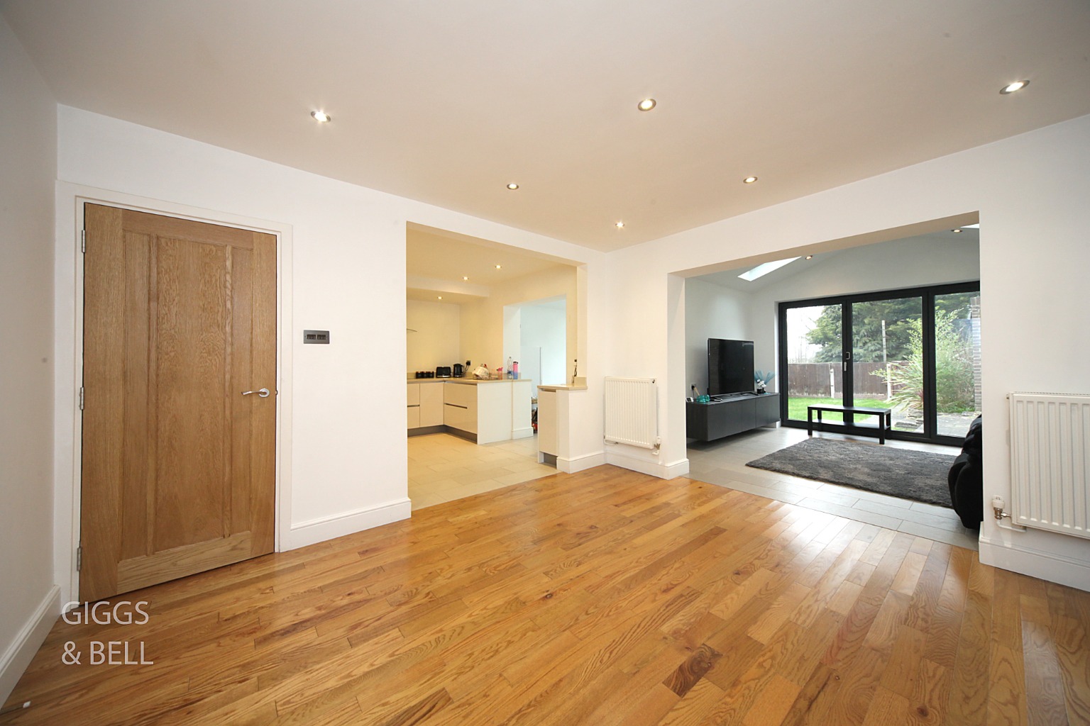 5 bed detached house for sale in Stockingstone Road, Luton  - Property Image 5