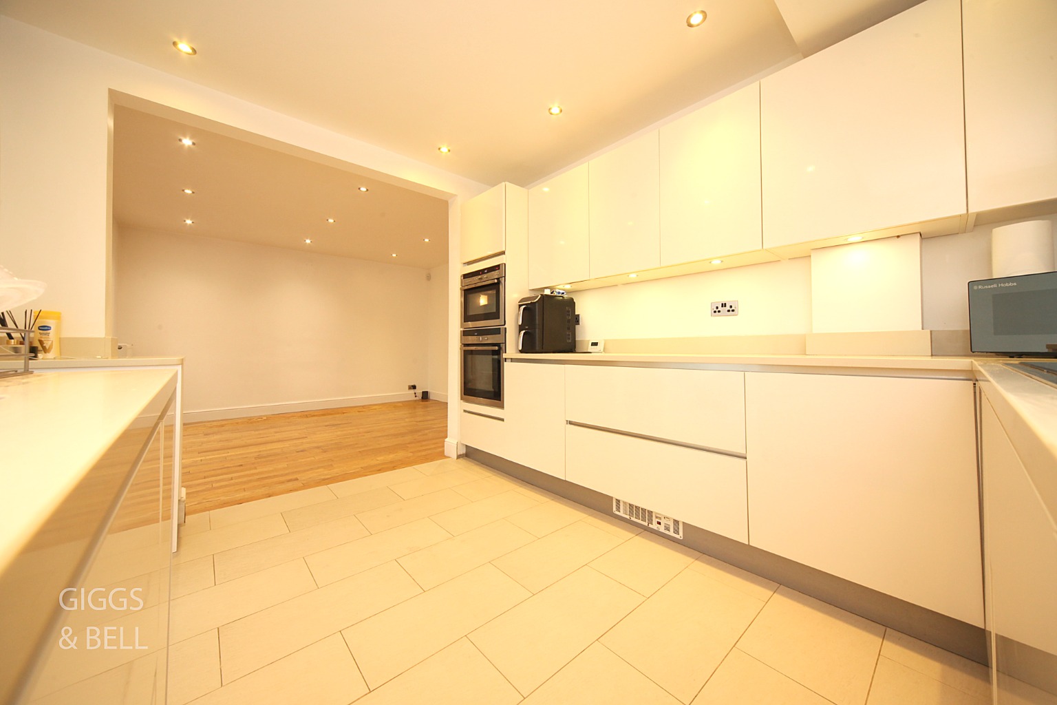 5 bed detached house for sale in Stockingstone Road, Luton 7