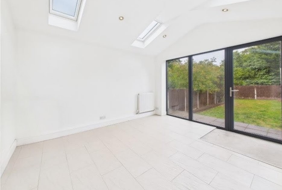 5 bed detached house for sale in Stockingstone Road, Luton  - Property Image 6